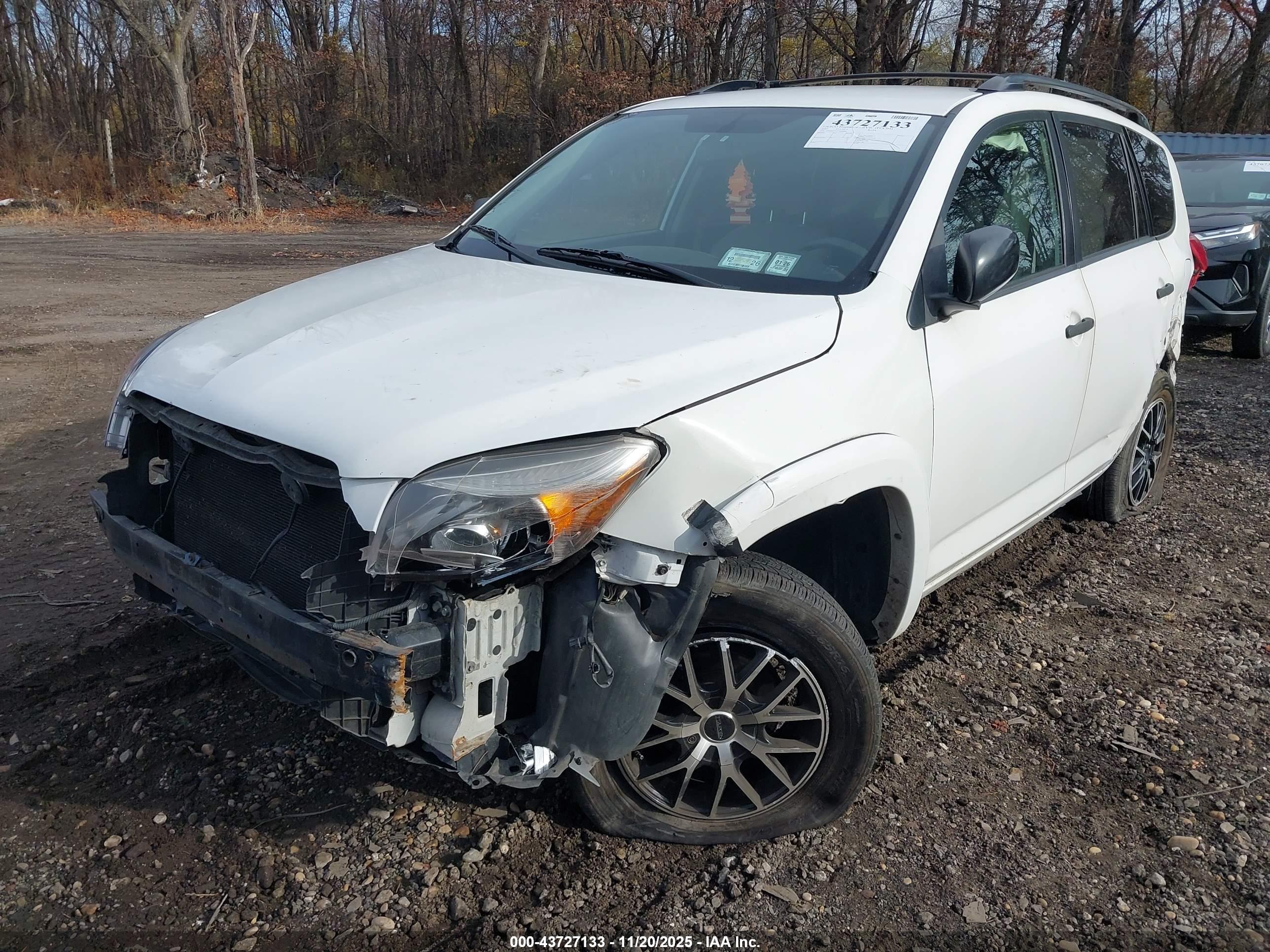 TOYOTA RAV4 image 6