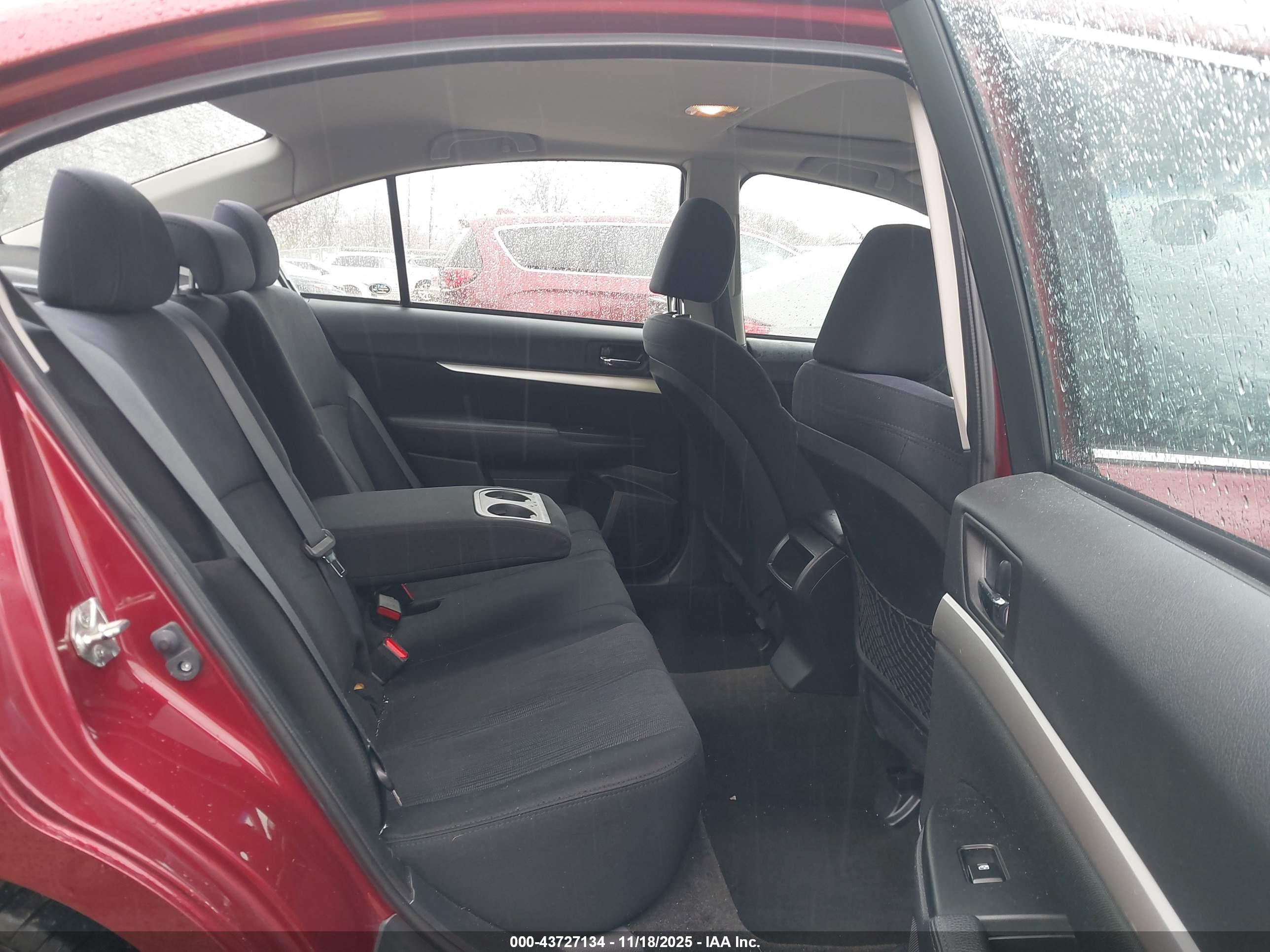 SUBARU LEGACY image 8