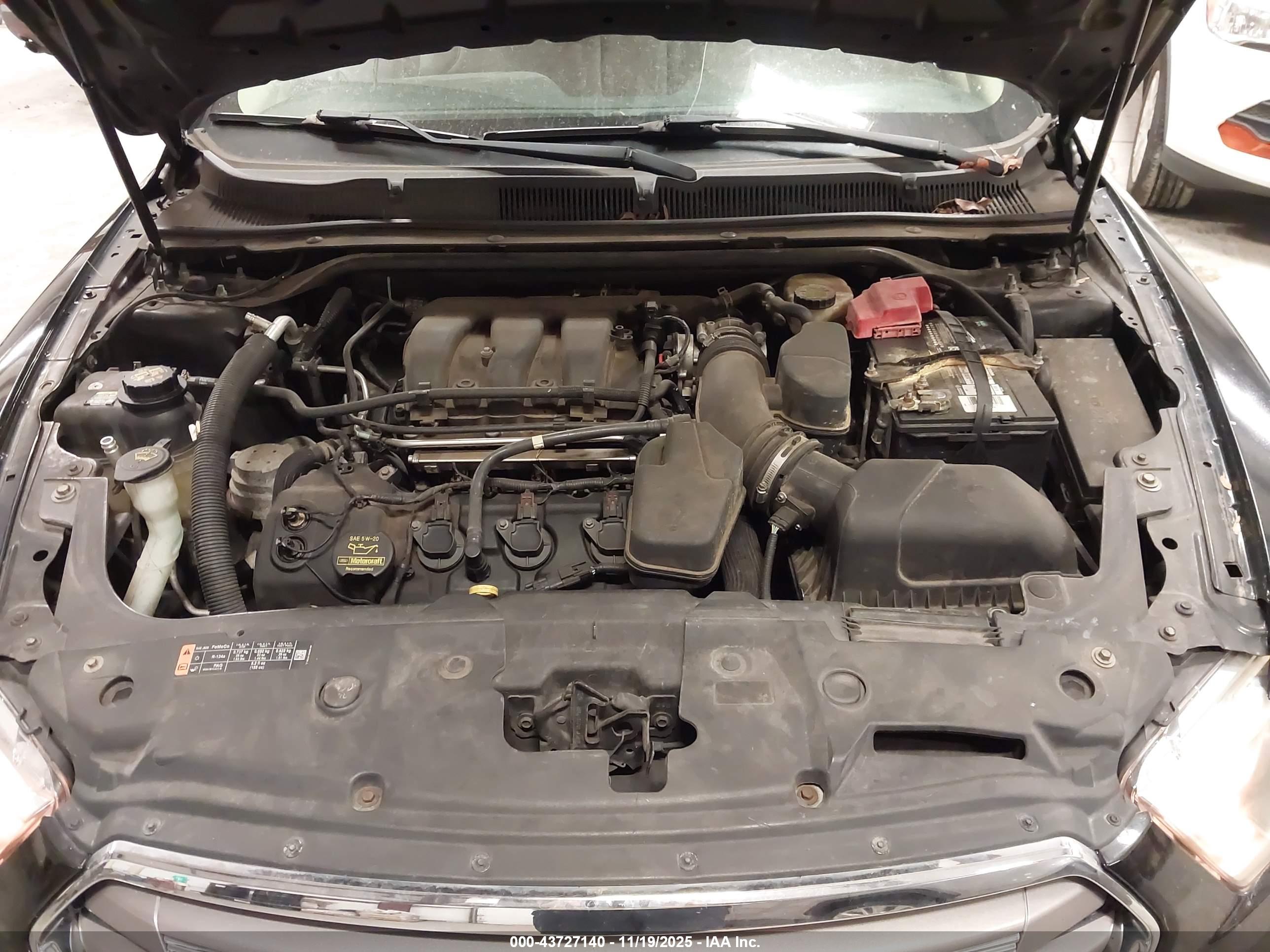 FORD TAURUS image 10