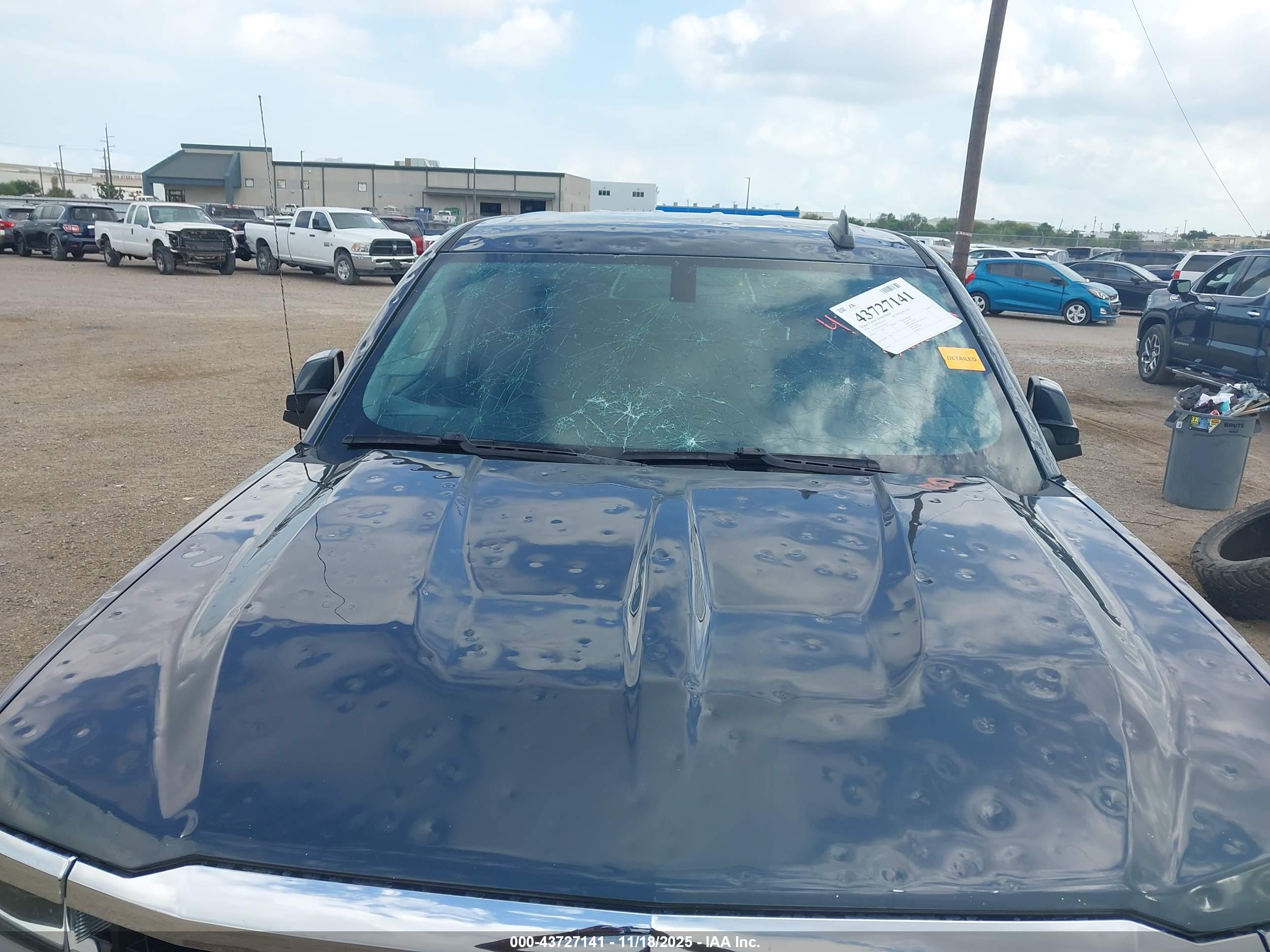 CHEVROLET SILVERADO image 6