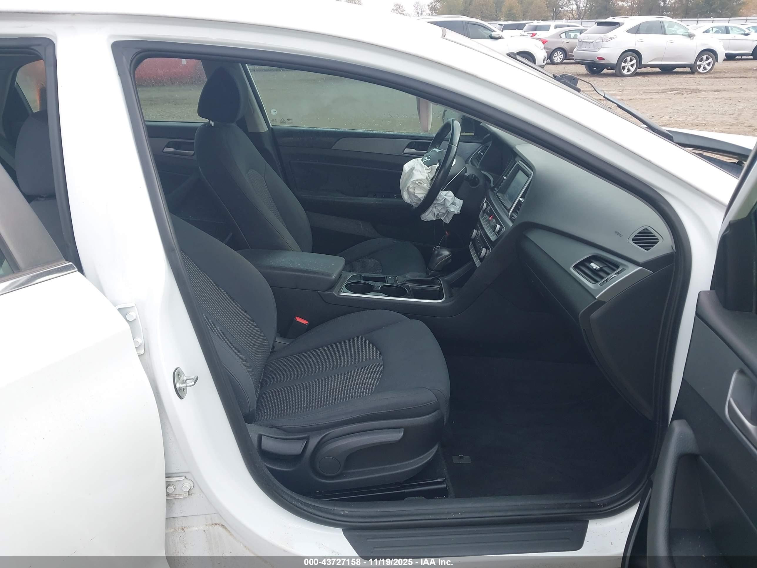 HYUNDAI SONATA image 5
