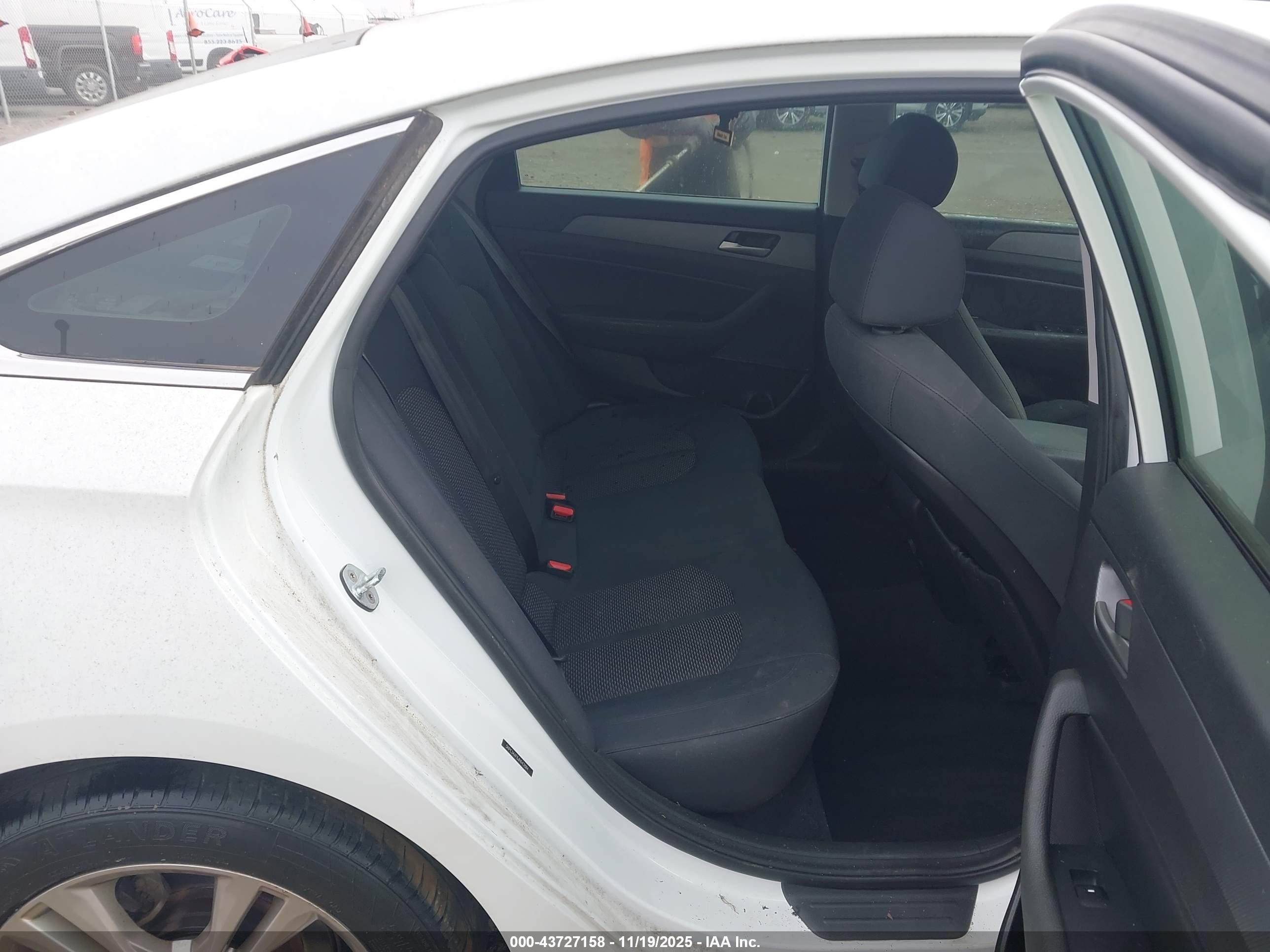 HYUNDAI SONATA image 8
