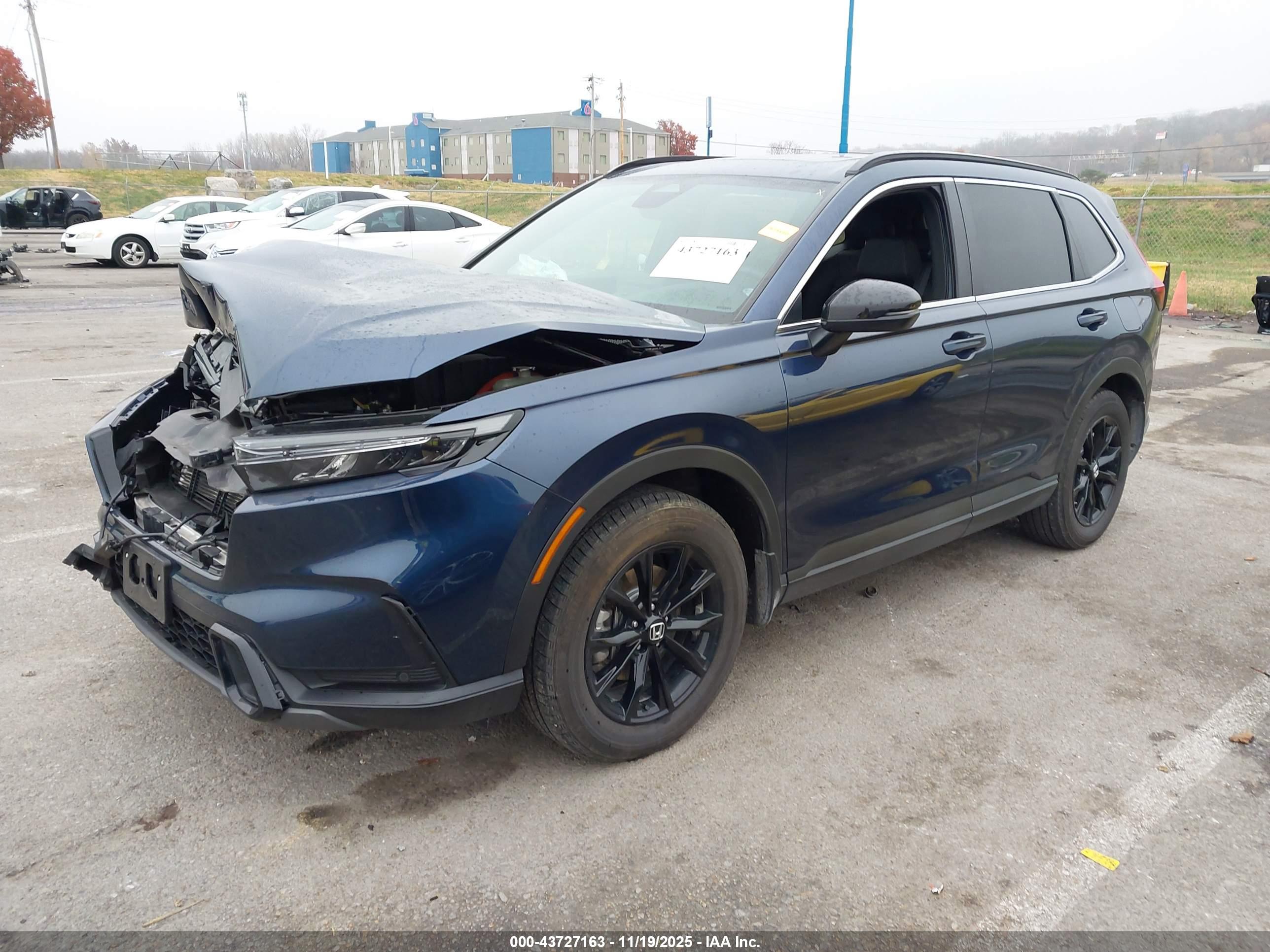 HONDA CR-V image 2