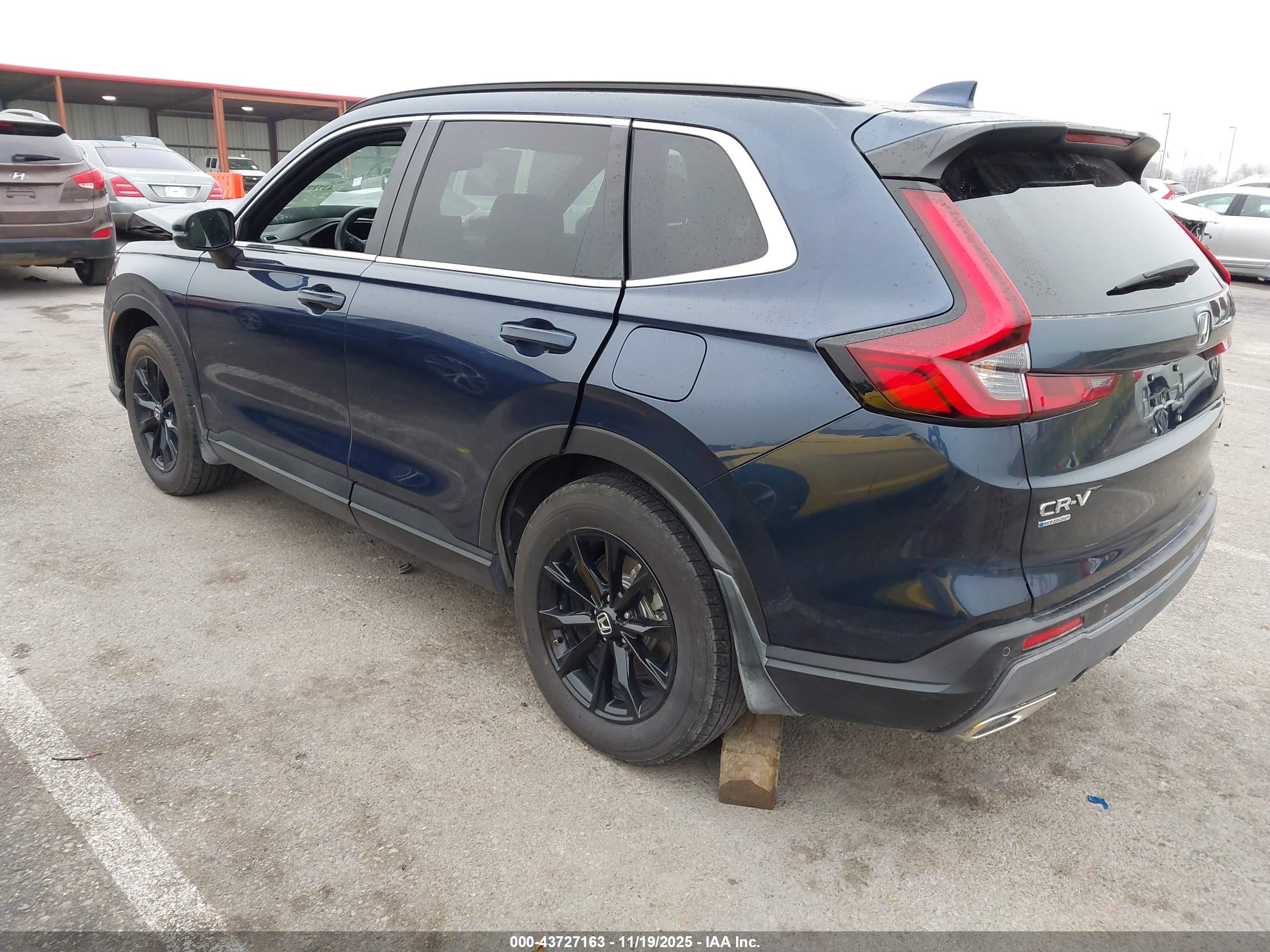 HONDA CR-V image 3