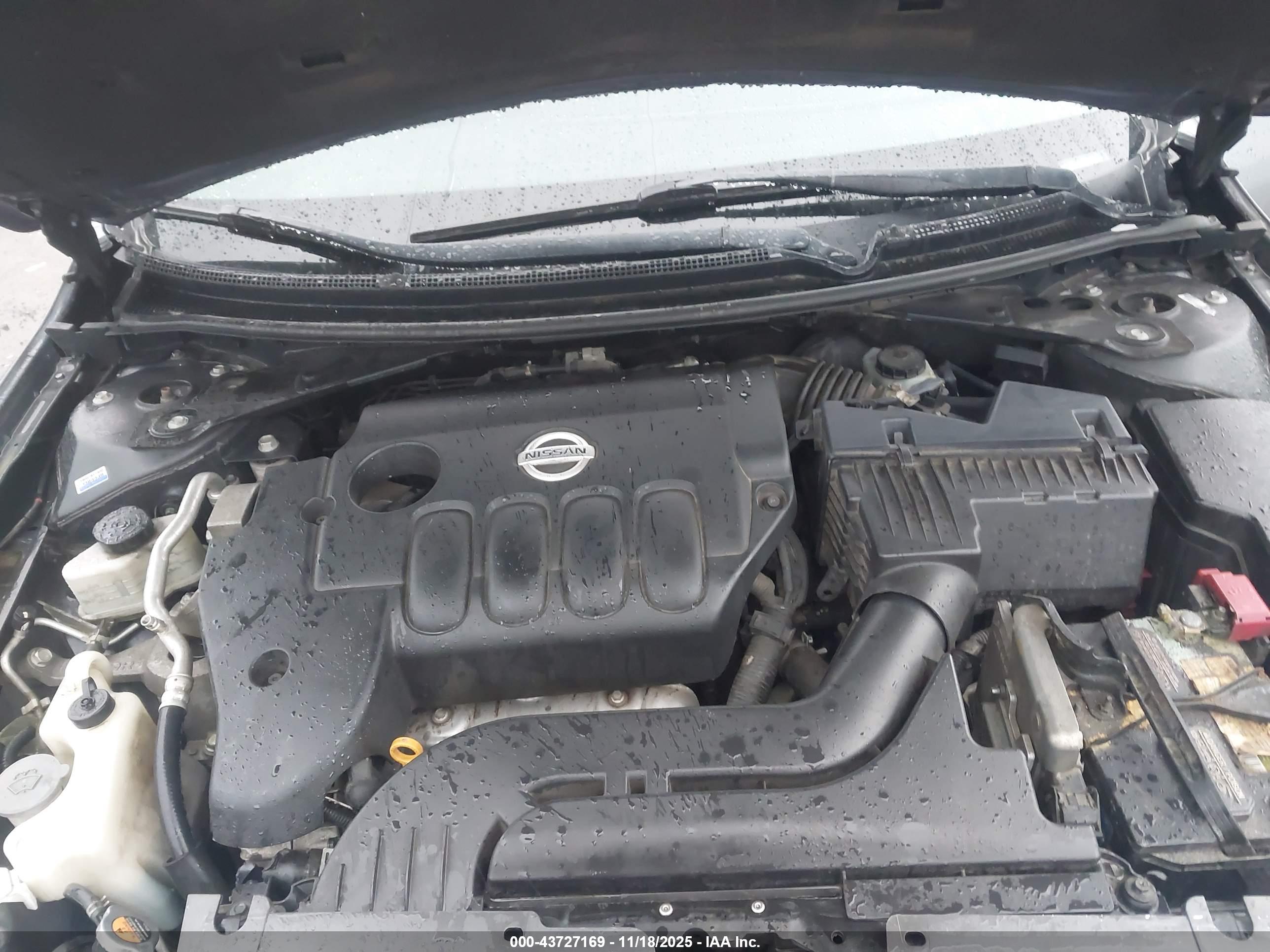 NISSAN ALTIMA image 10