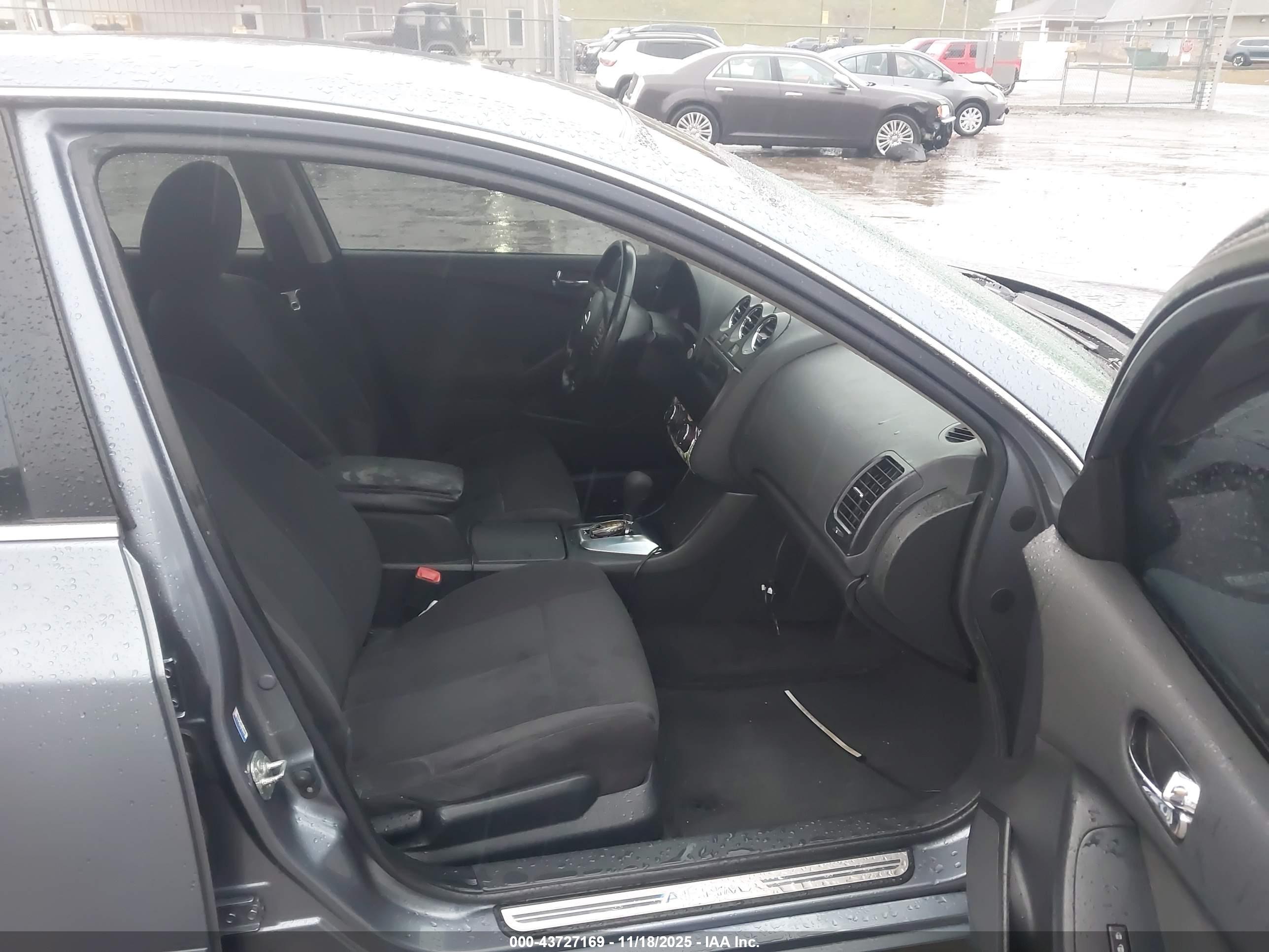 NISSAN ALTIMA image 5