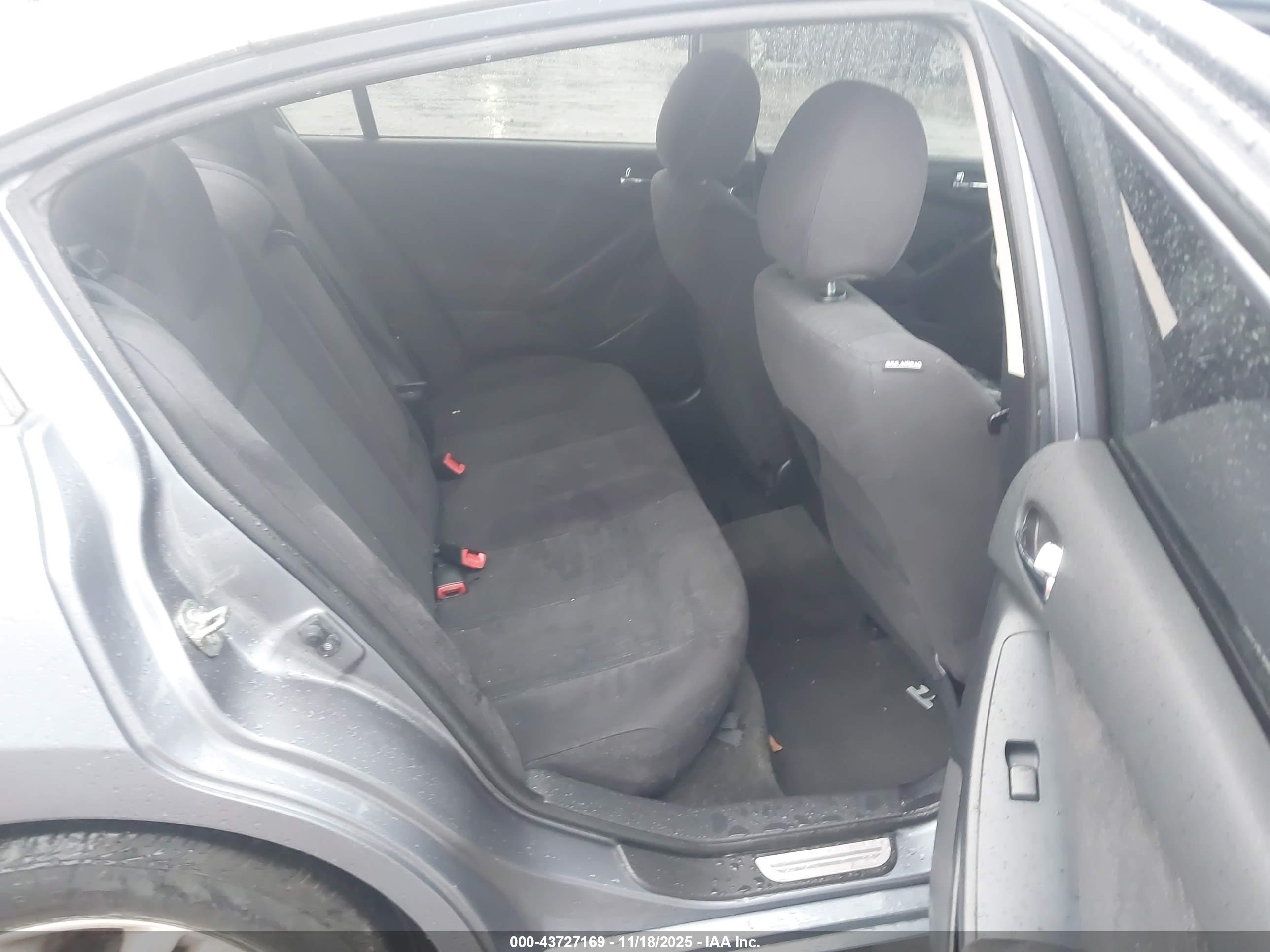 NISSAN ALTIMA image 8