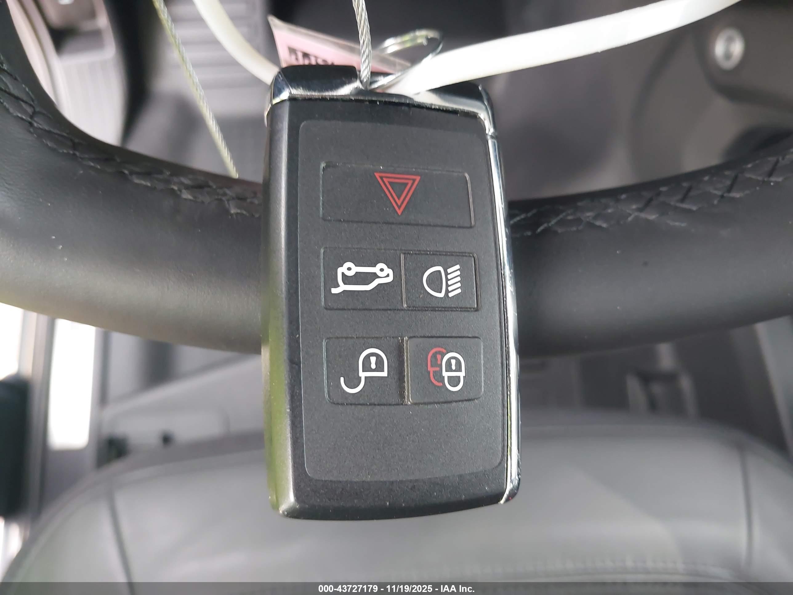 LAND ROVER image 11