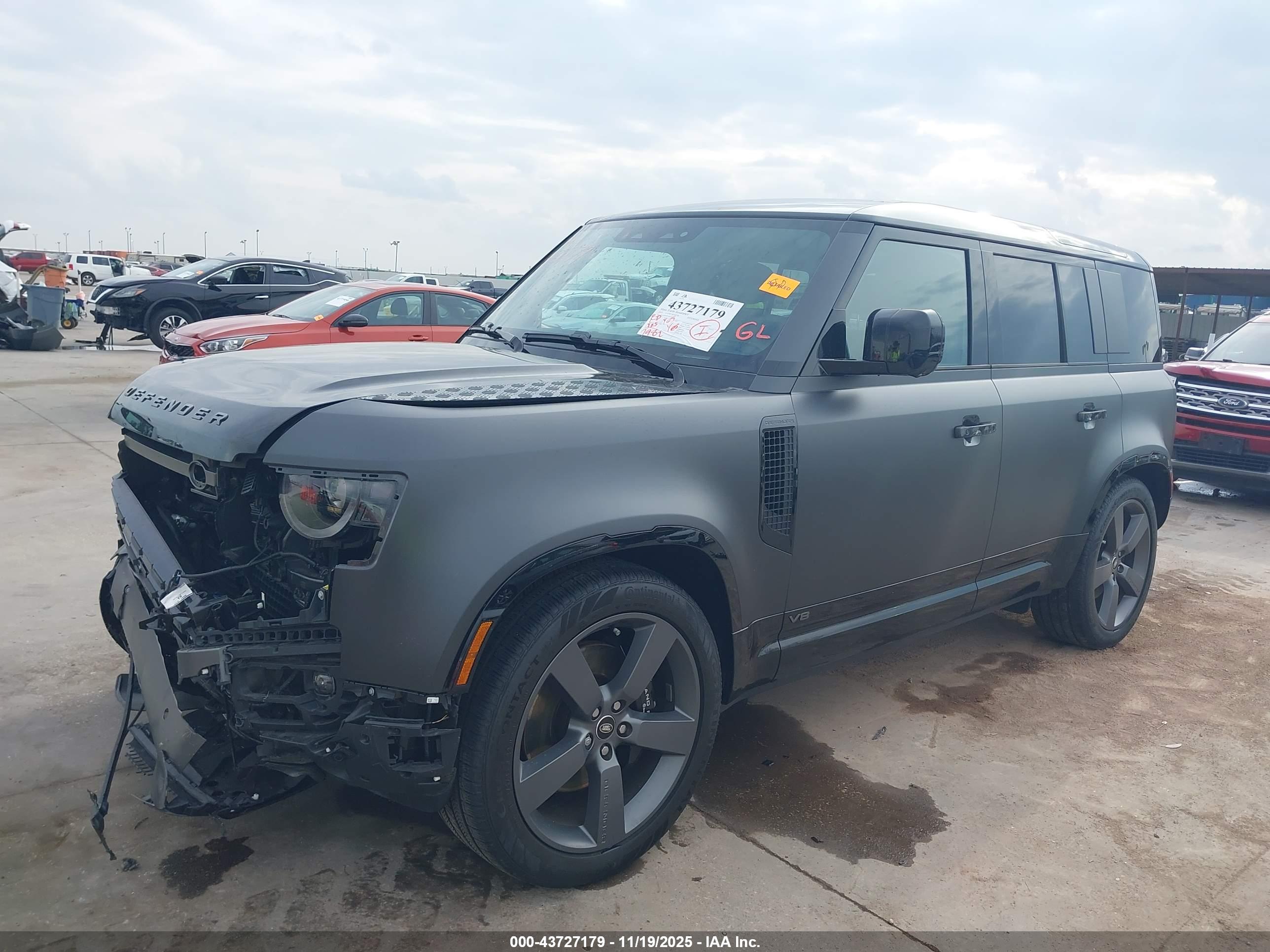 LAND ROVER image 2