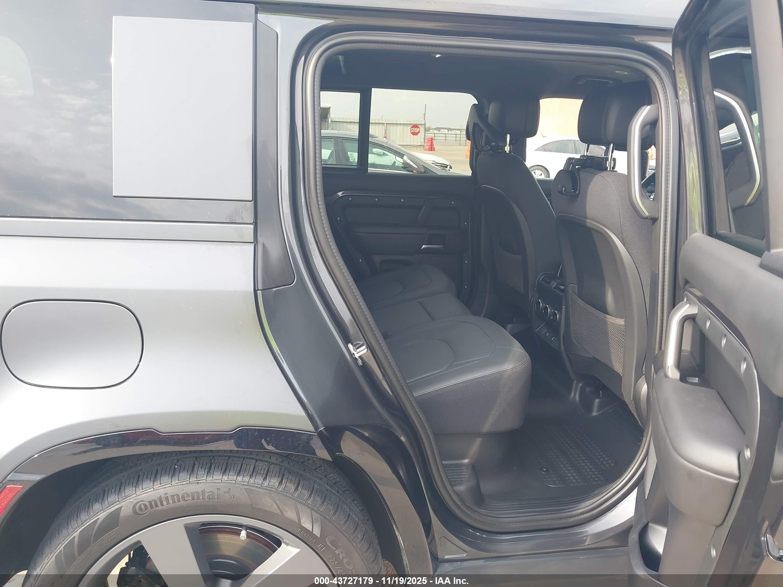 LAND ROVER image 8