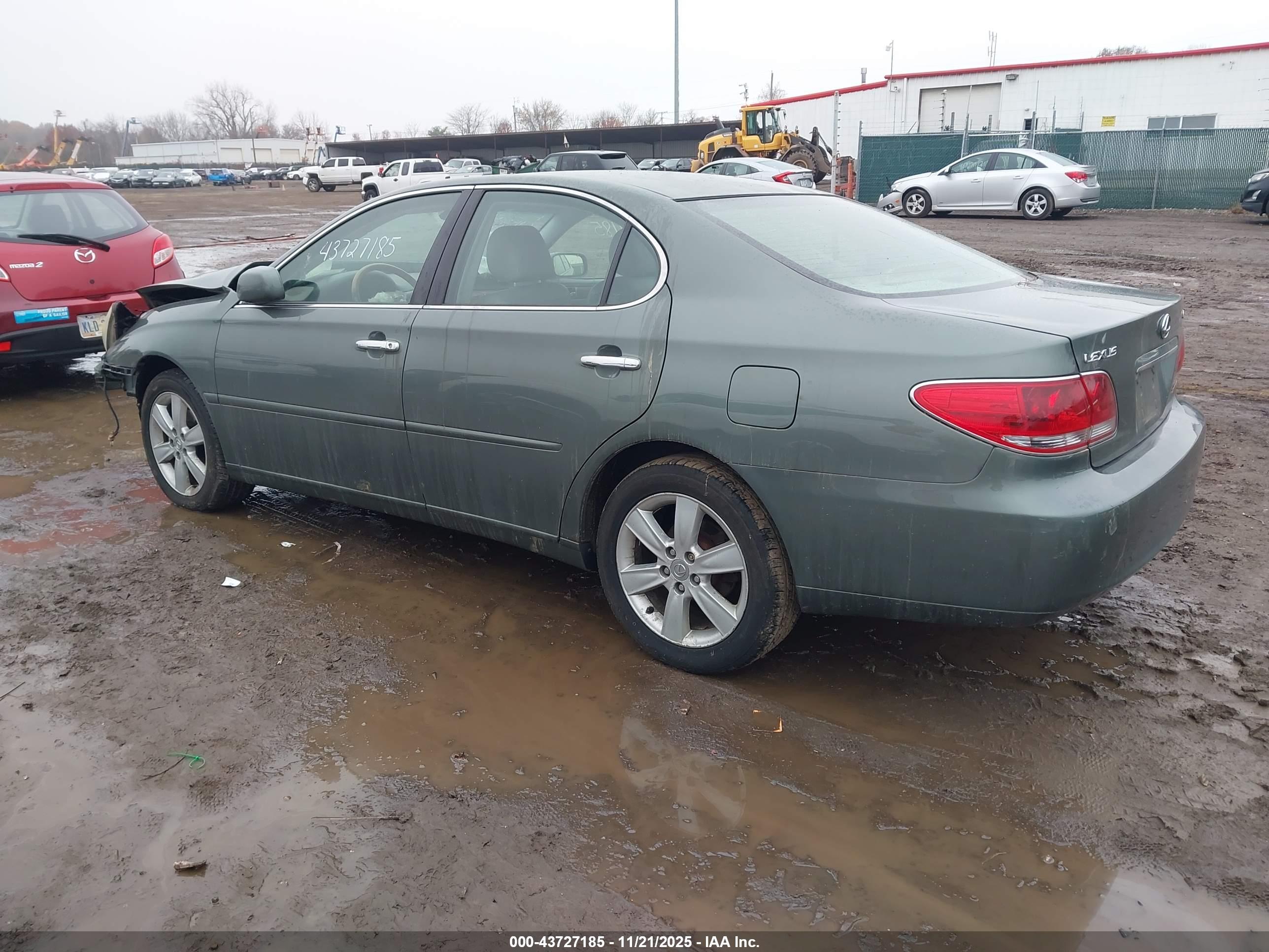 LEXUS ES image 3
