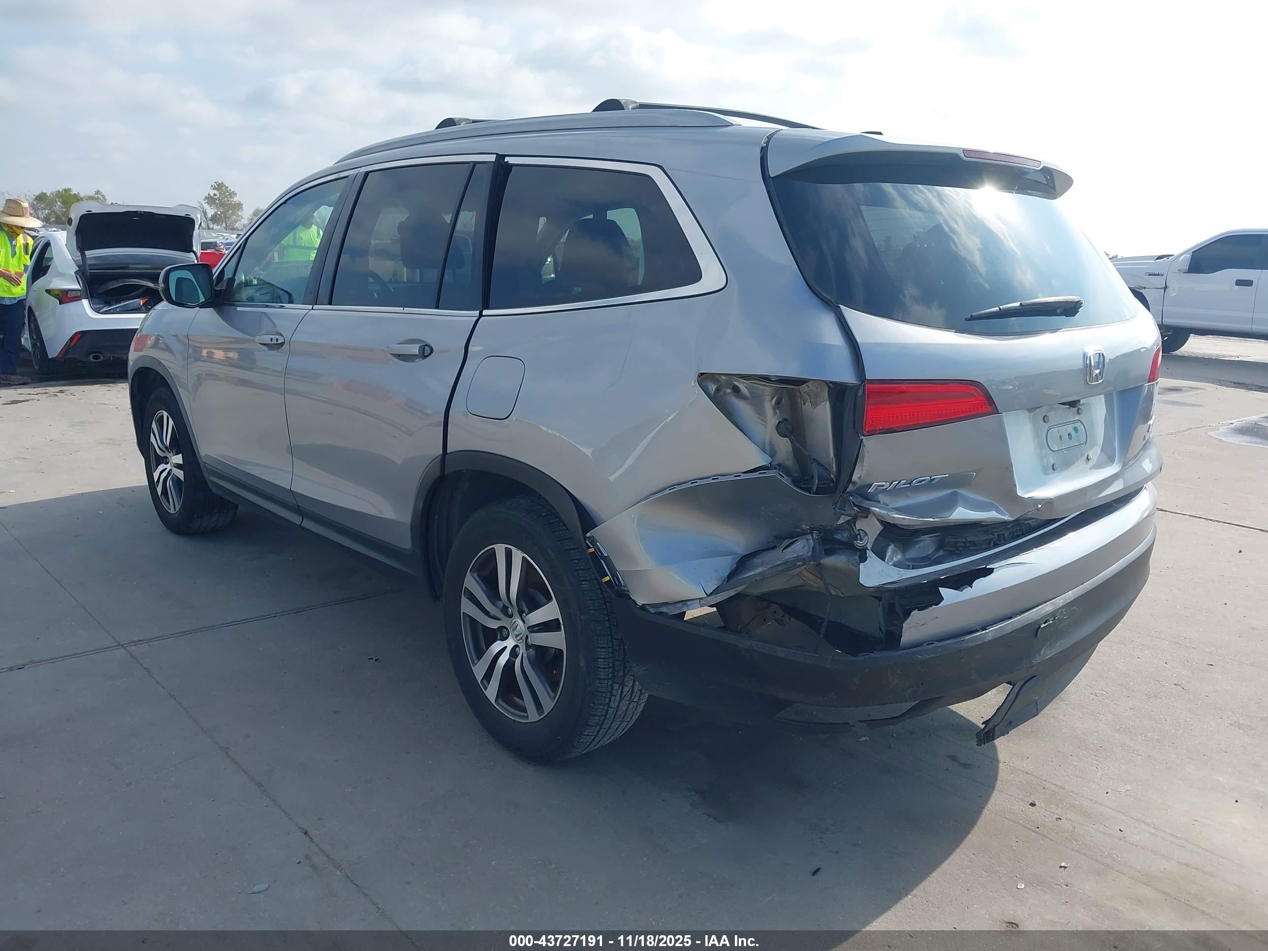 HONDA PILOT image 3