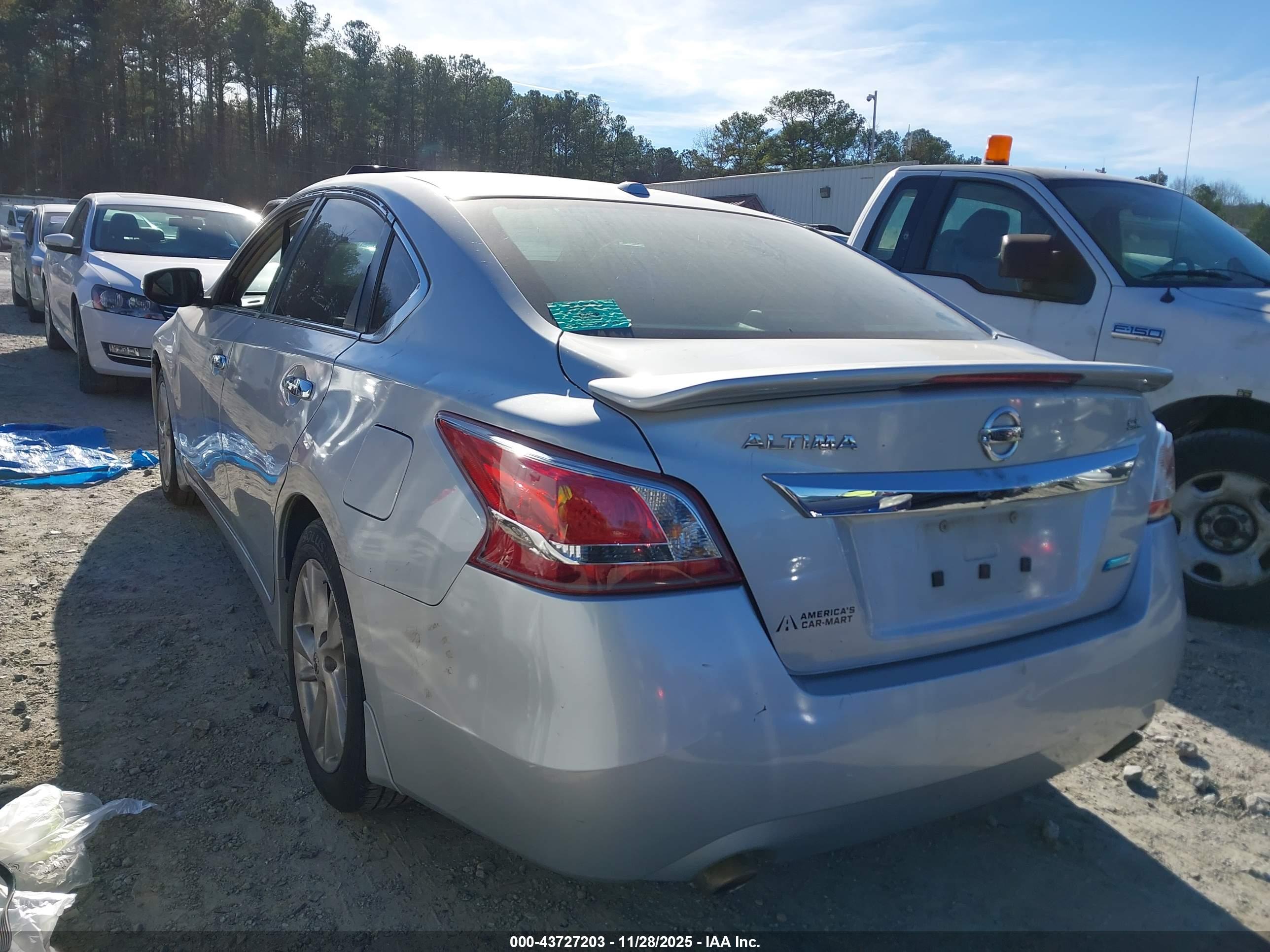 NISSAN ALTIMA image 3