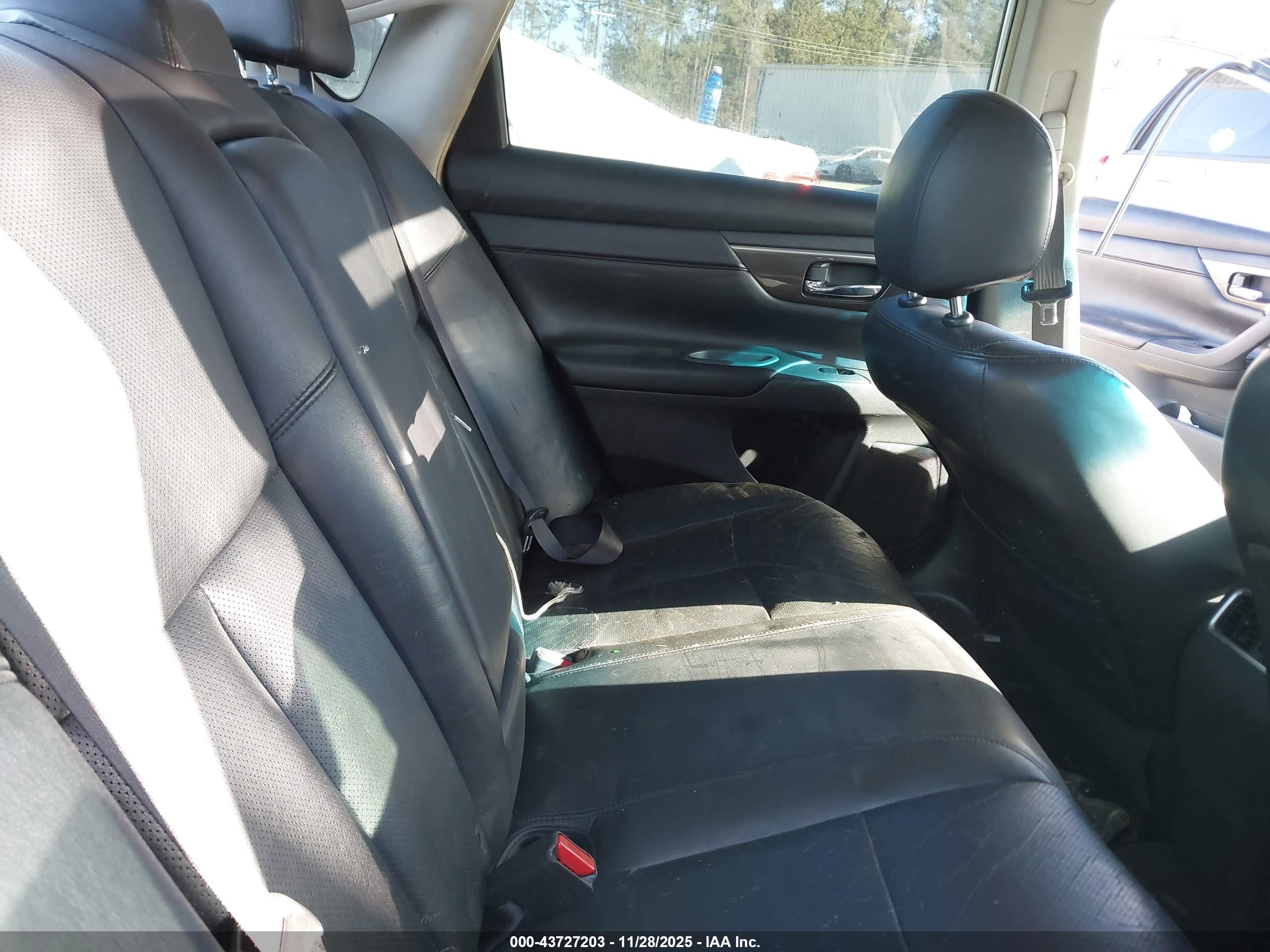 NISSAN ALTIMA image 8