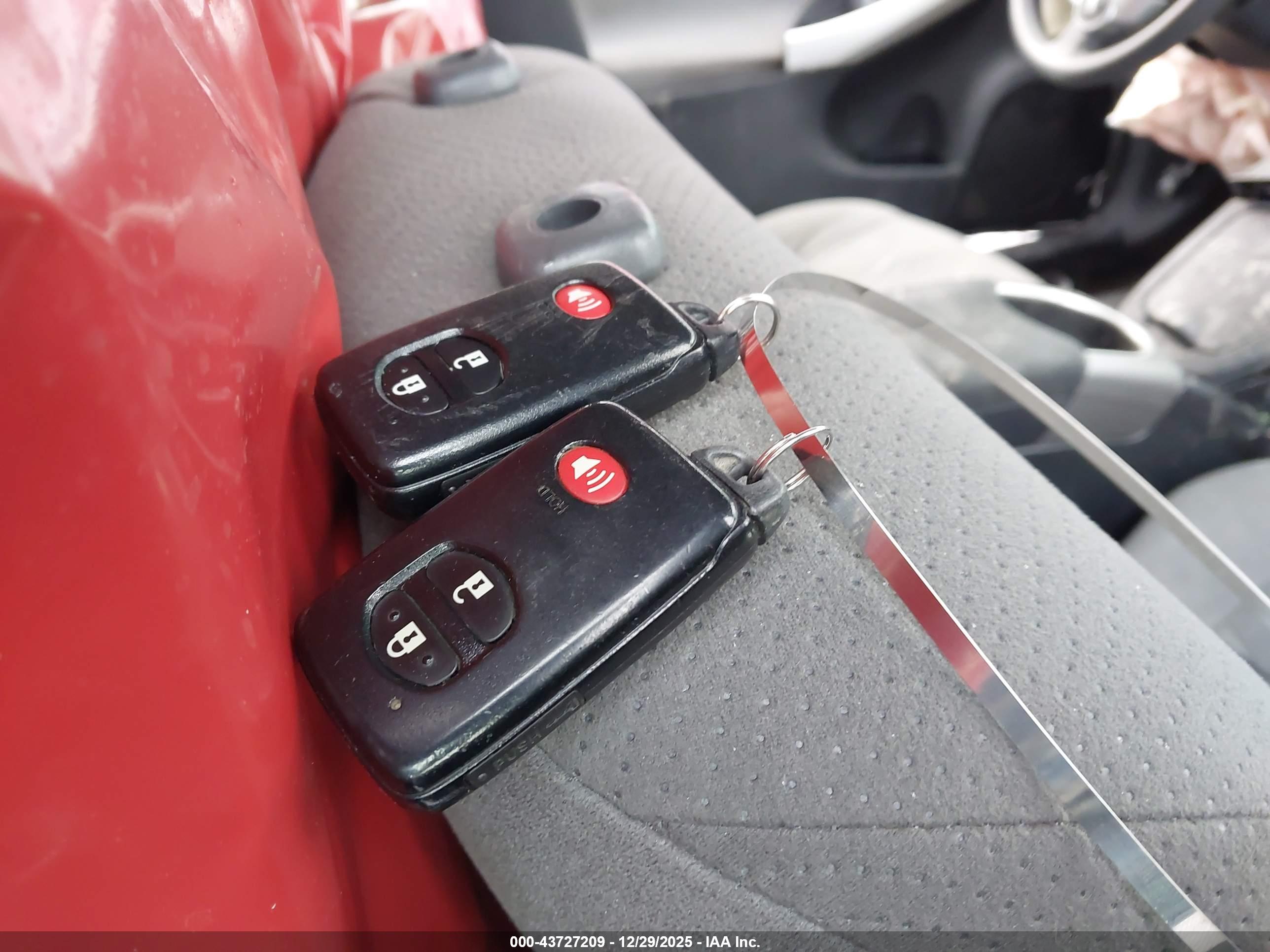 TOYOTA PRIUS image 11