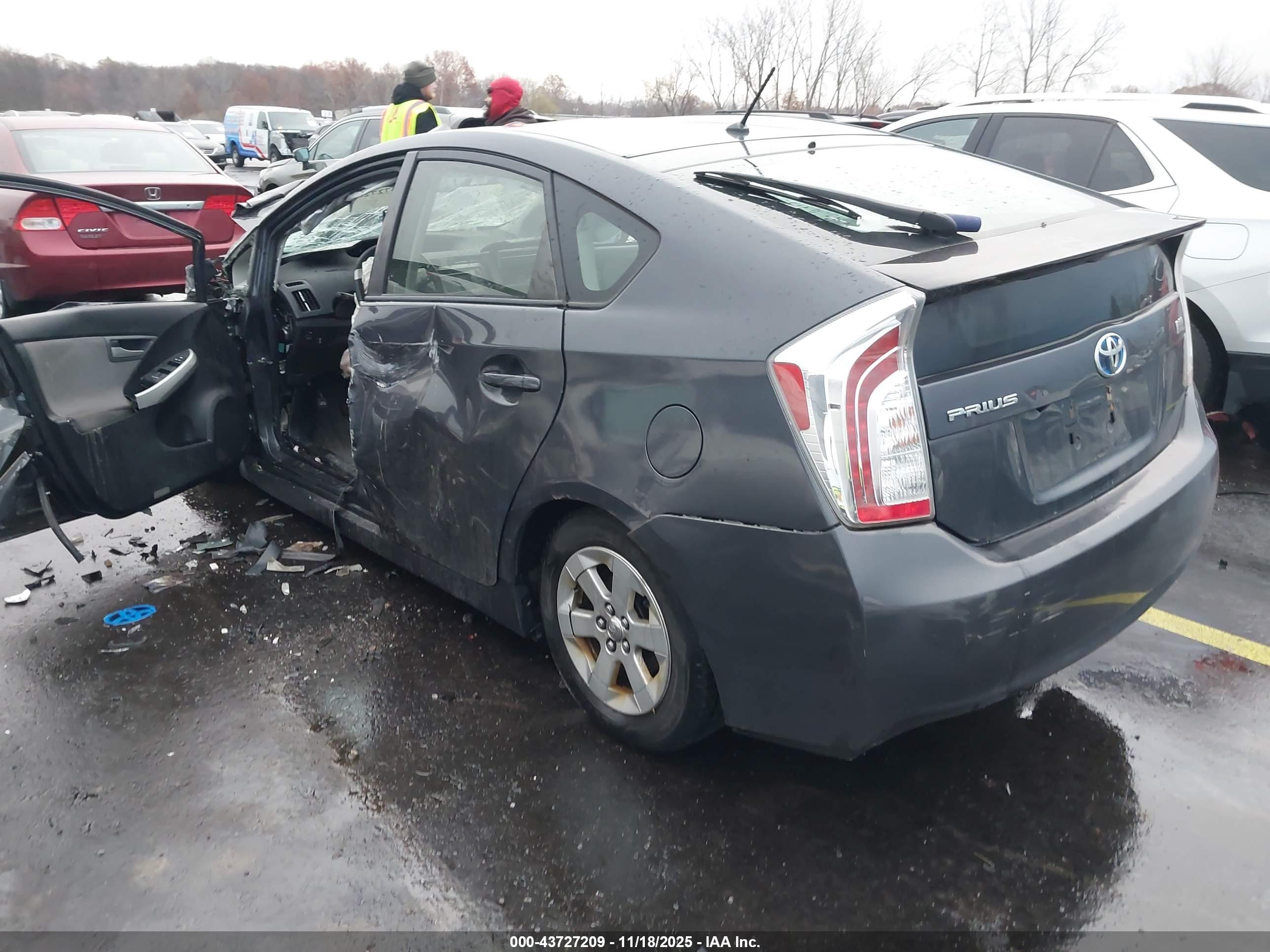 TOYOTA PRIUS image 3