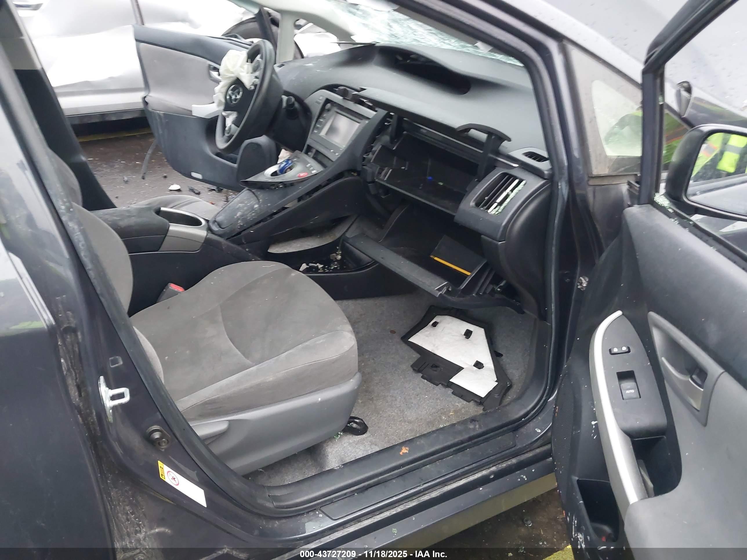TOYOTA PRIUS image 5