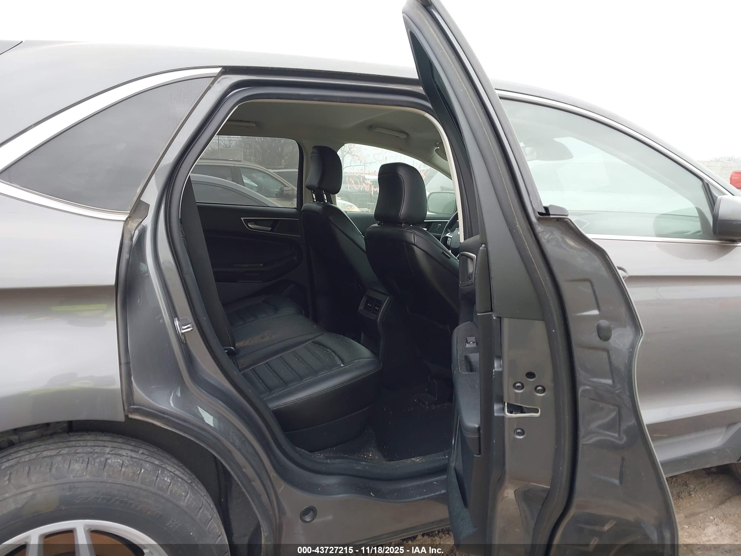 FORD EDGE image 8