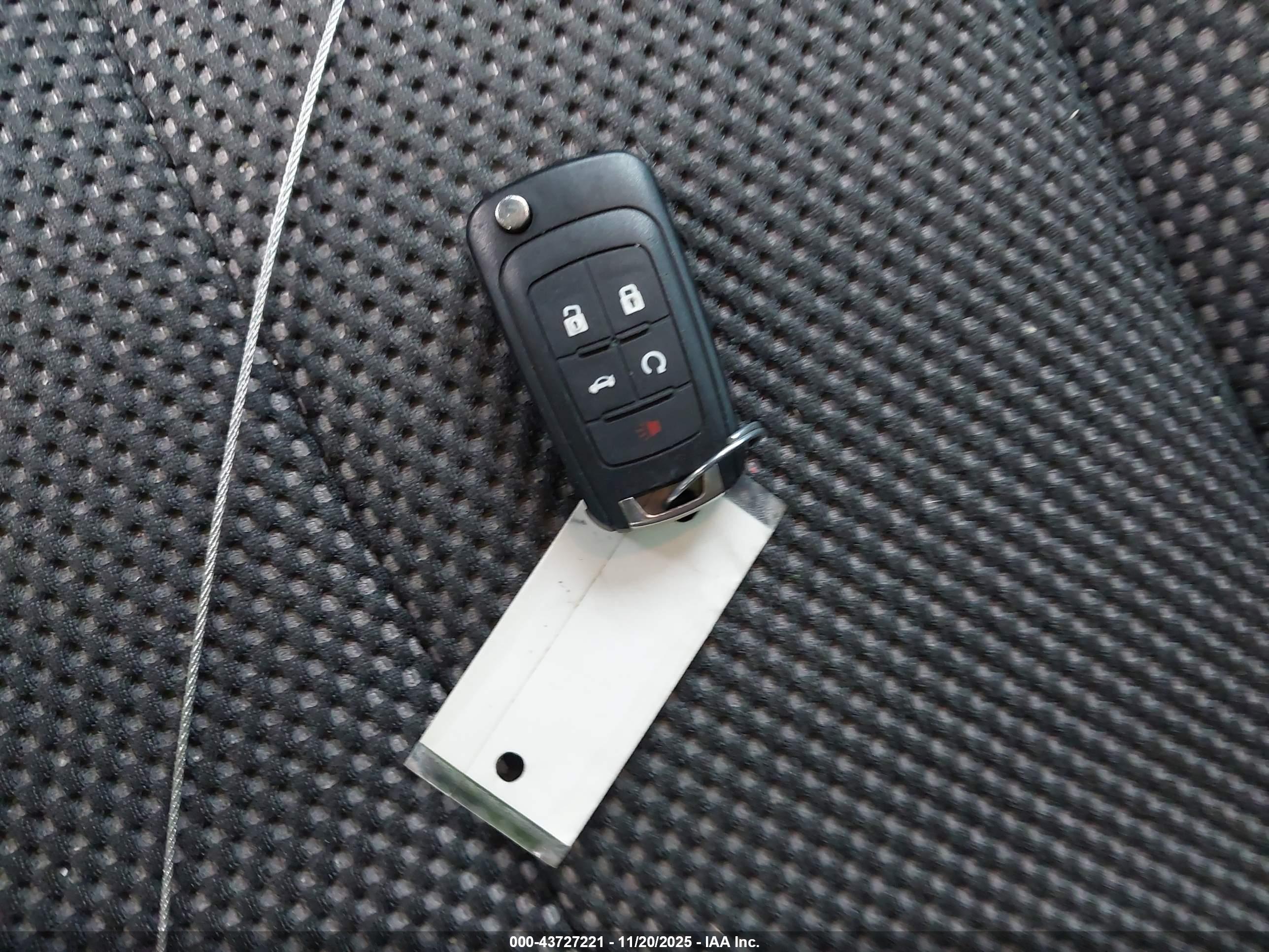 CHEVROLET EQUINOX image 11