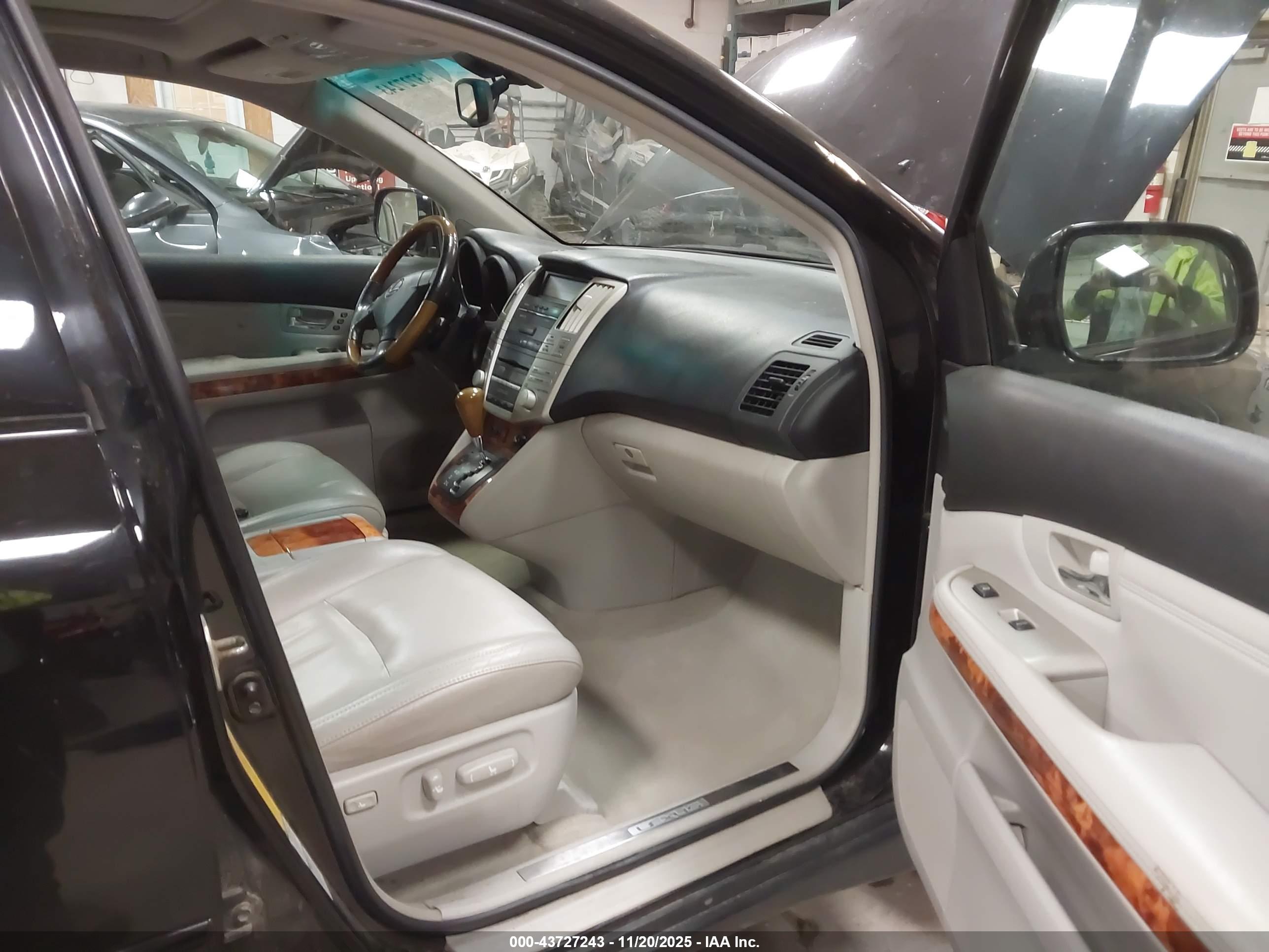 LEXUS RX image 5