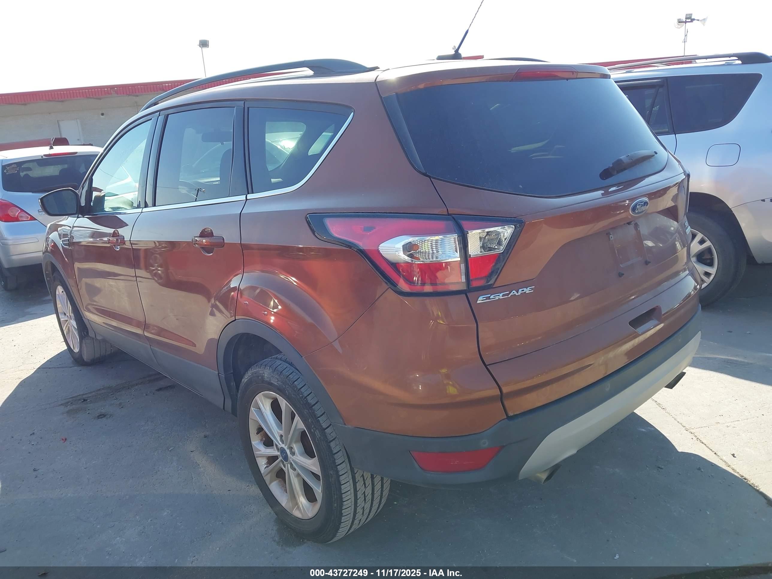 FORD ESCAPE image 3