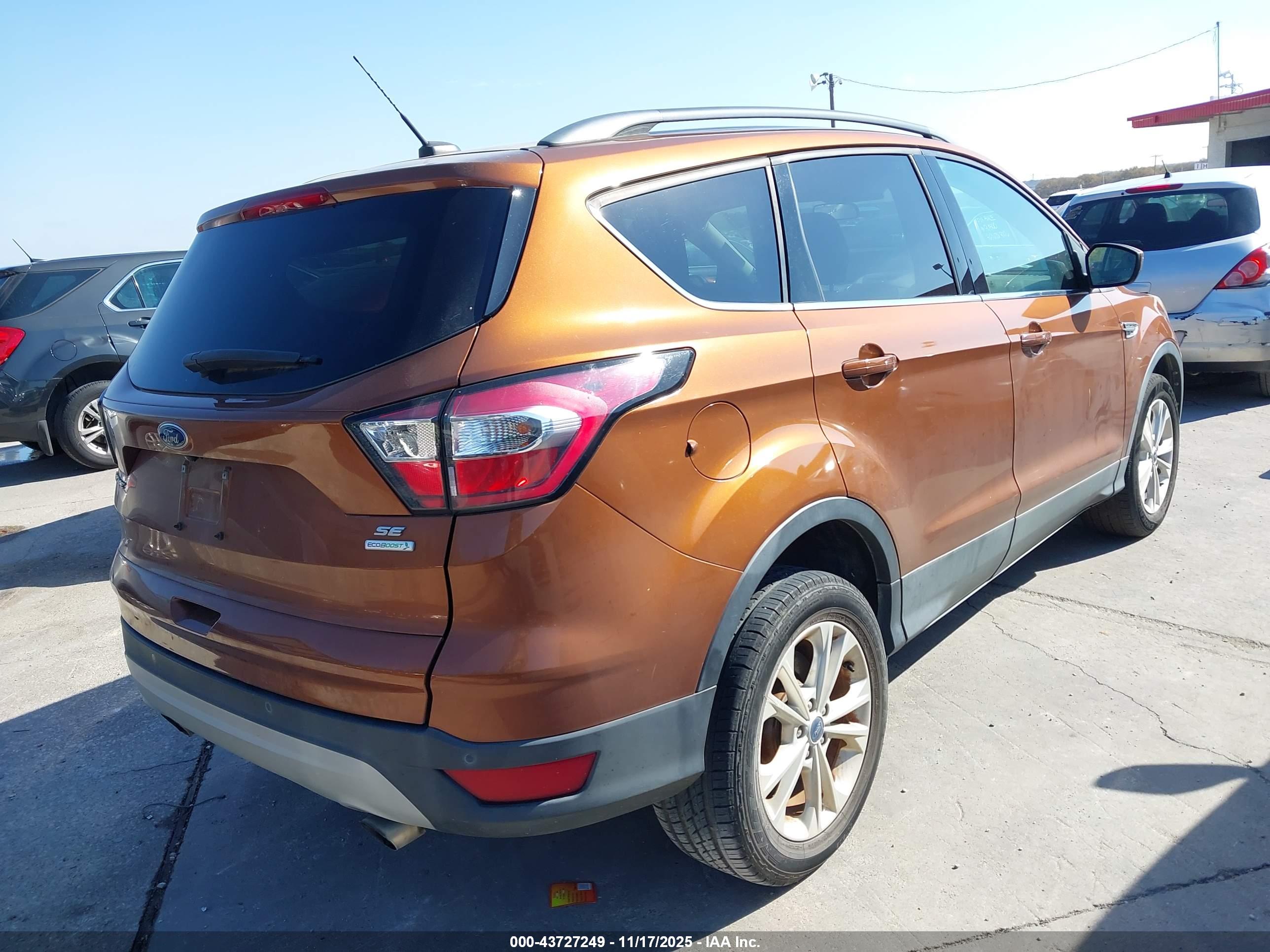 FORD ESCAPE image 4
