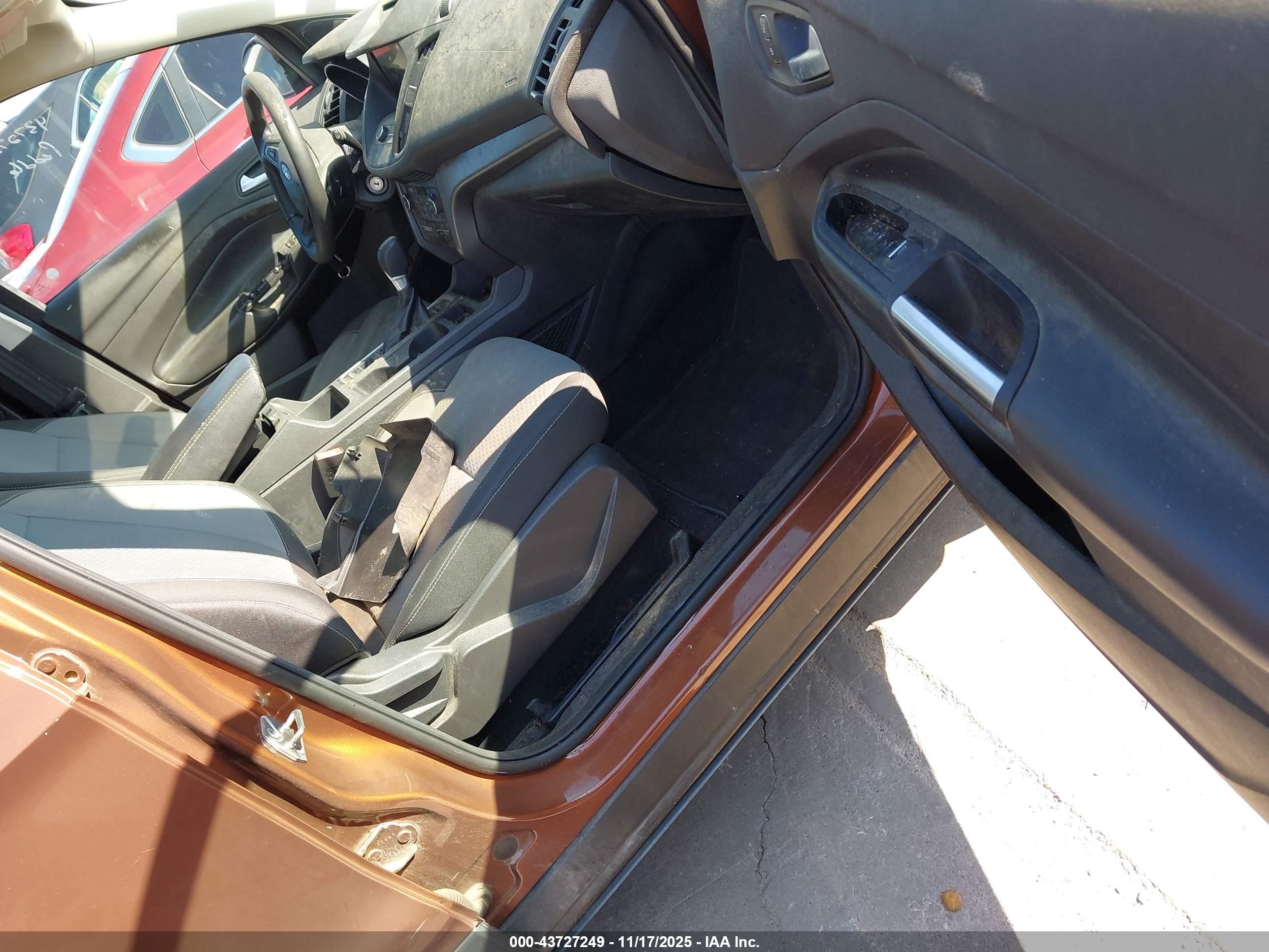 FORD ESCAPE image 5