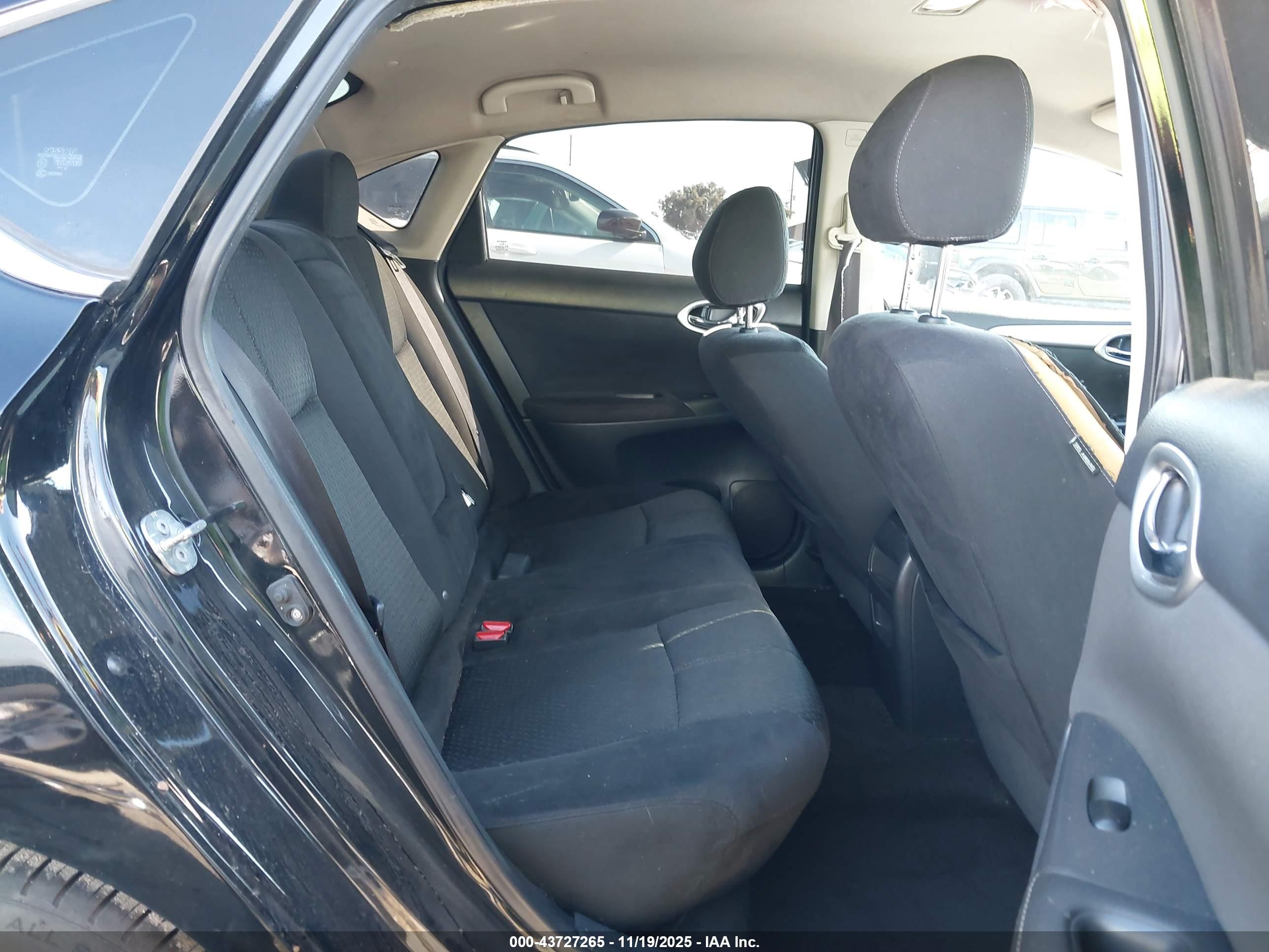 NISSAN SENTRA image 8
