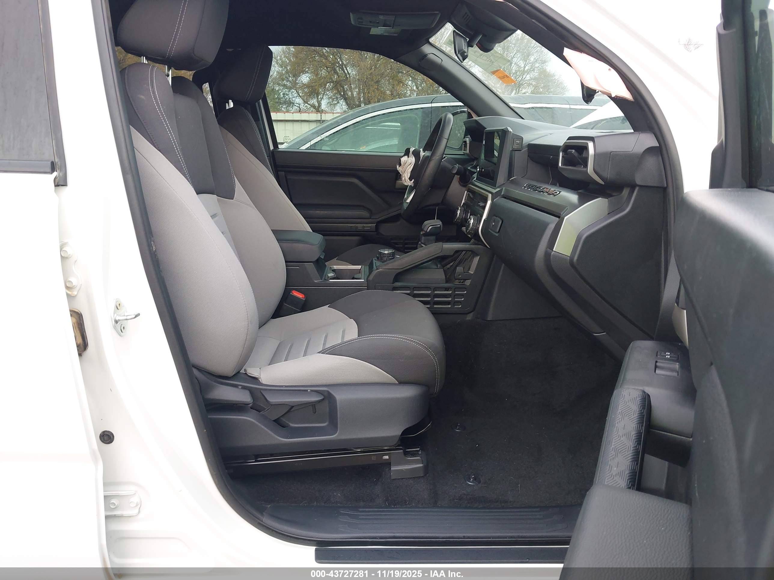 TOYOTA TACOMA image 5