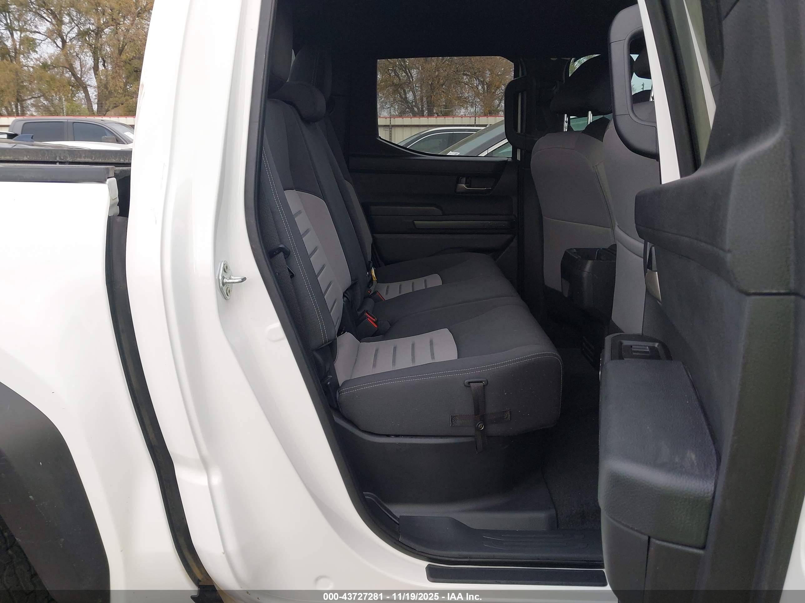 TOYOTA TACOMA image 8