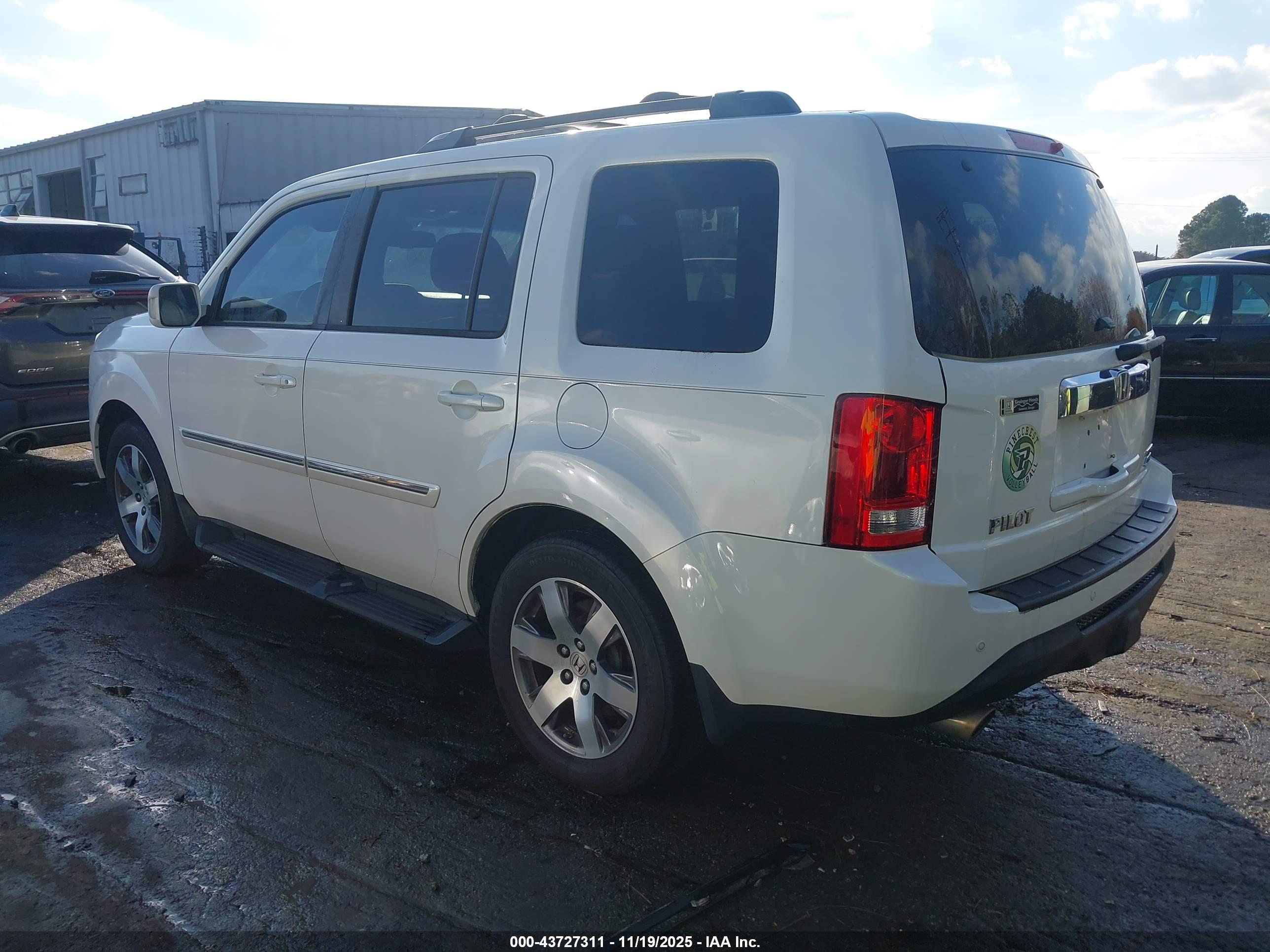 HONDA PILOT image 3