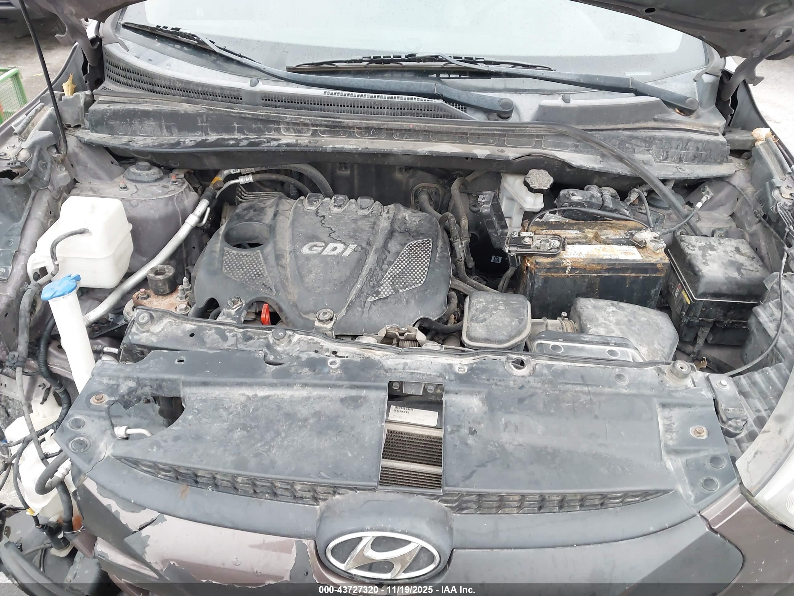 HYUNDAI TUCSON image 10