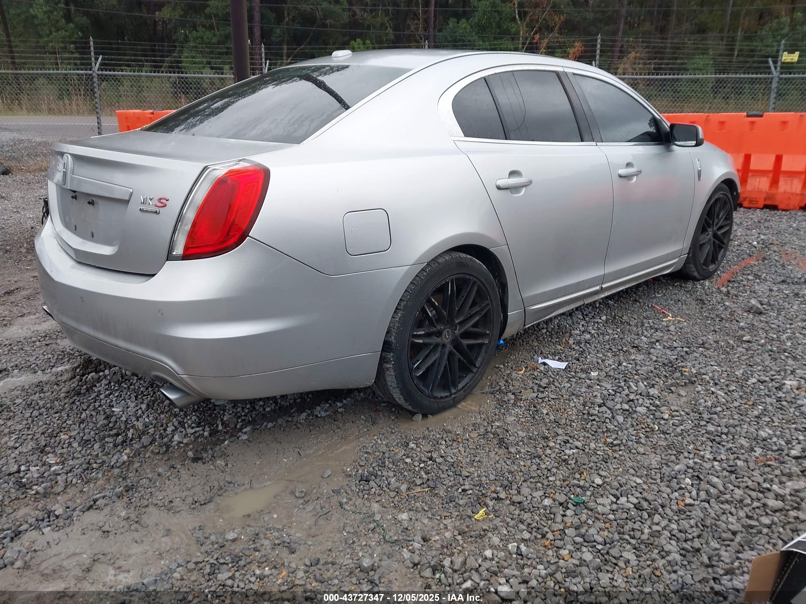 LINCOLN MKS image 4