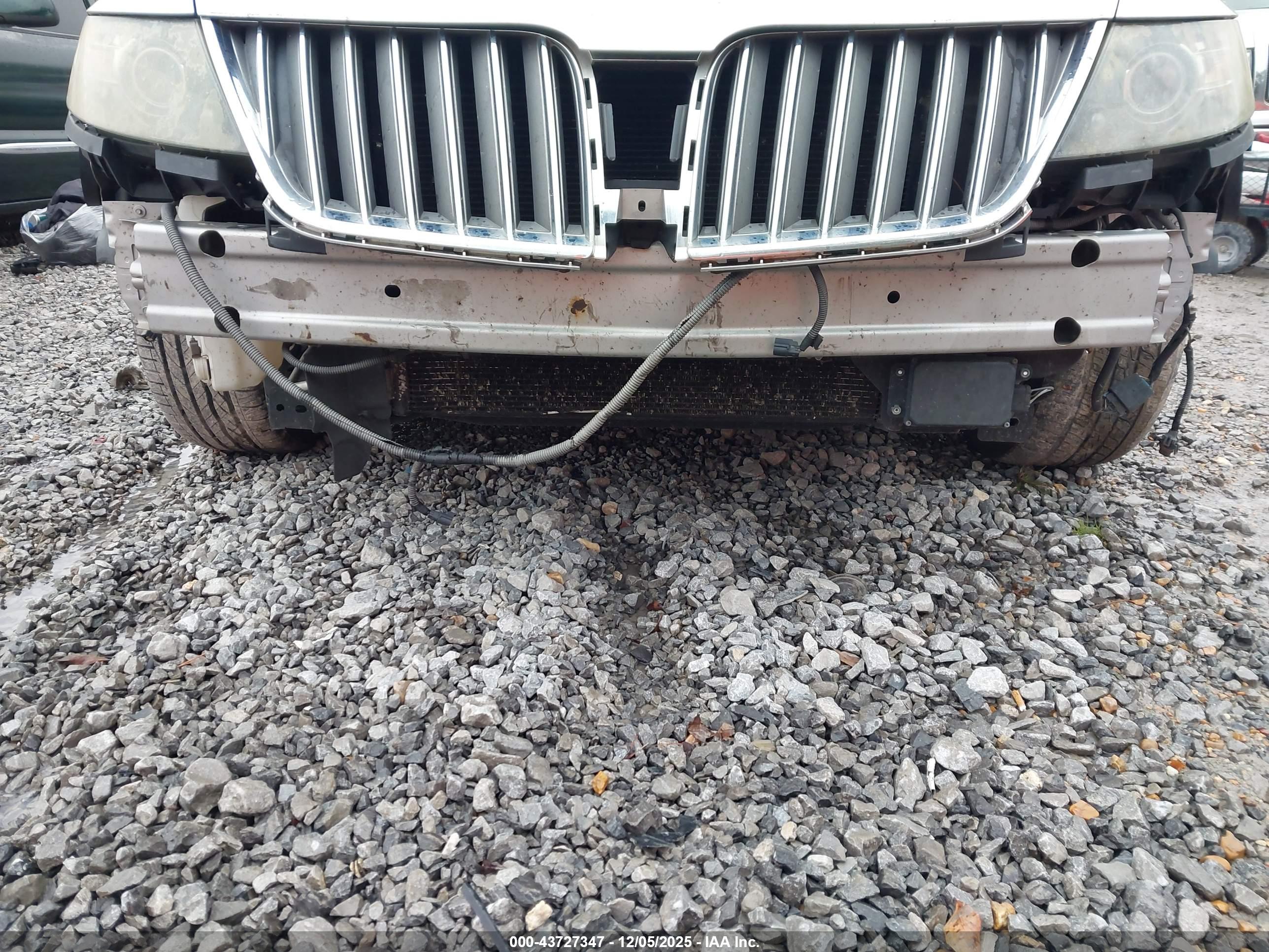 LINCOLN MKS image 6