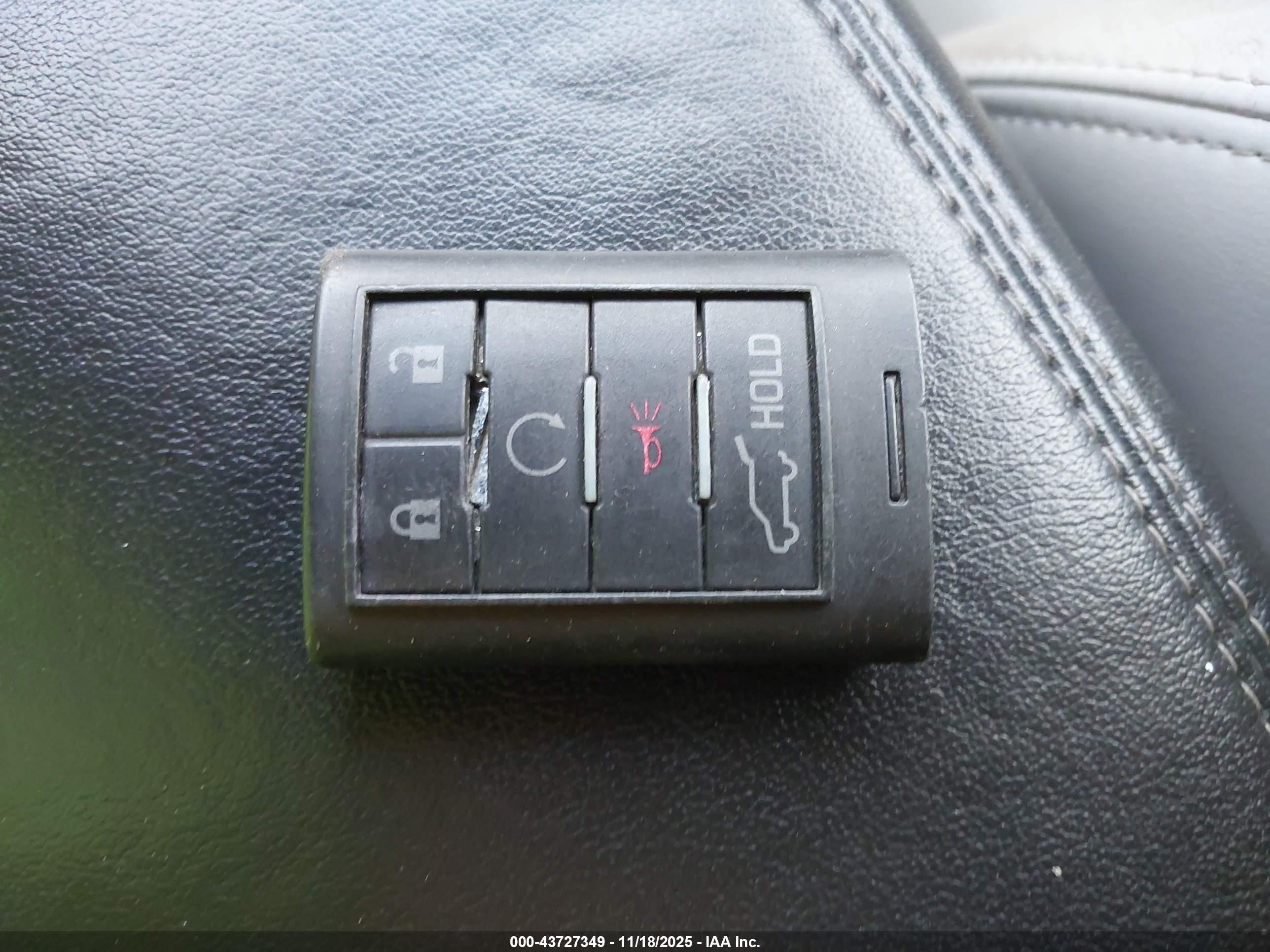 CADILLAC SRX image 11