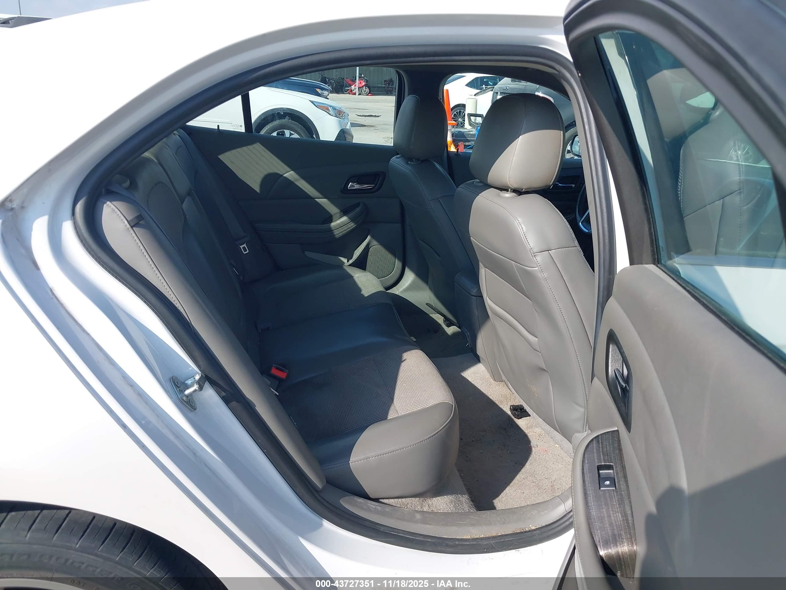 CHEVROLET MALIBU image 8