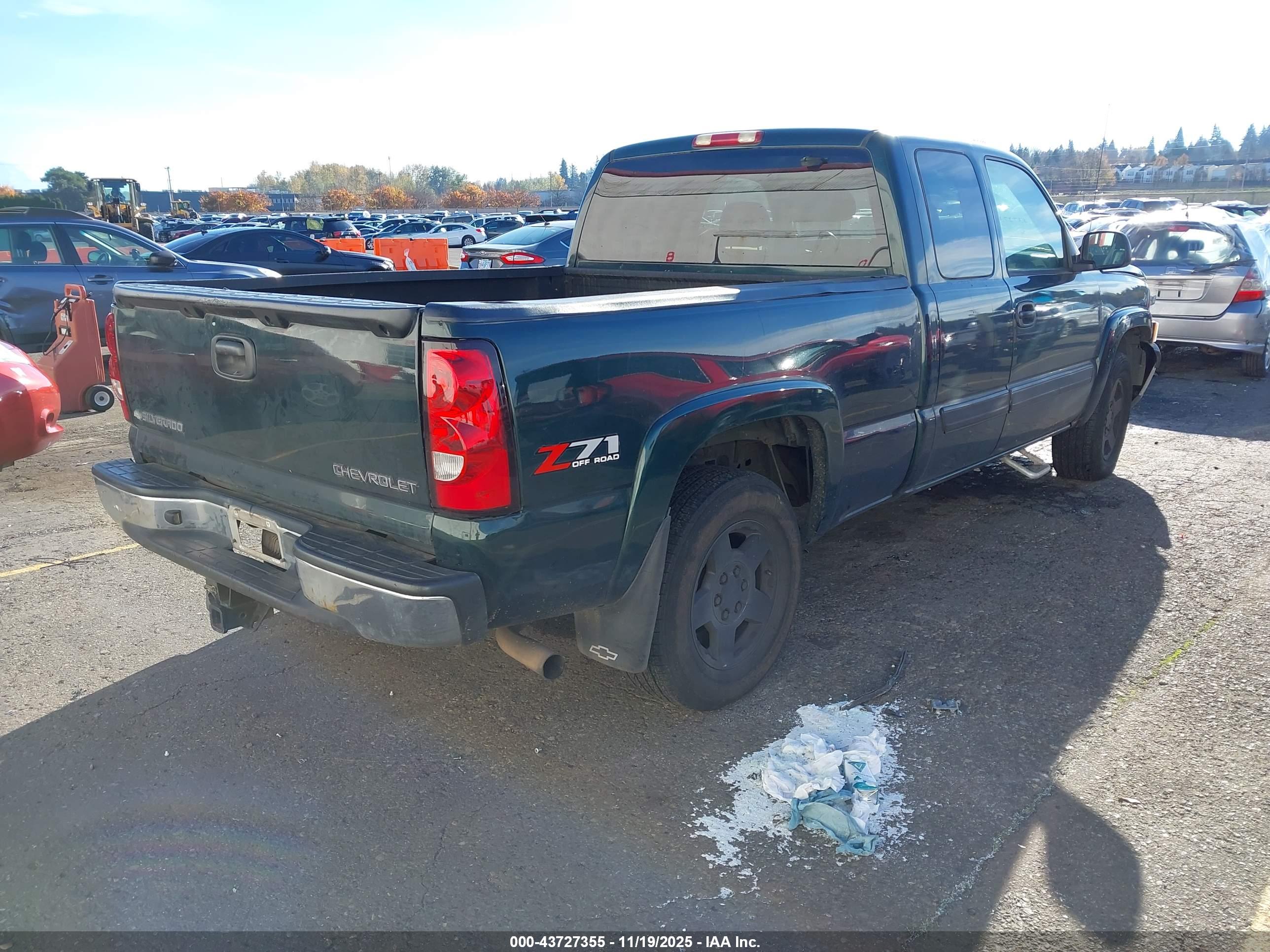 CHEVROLET SILVERADO image 4
