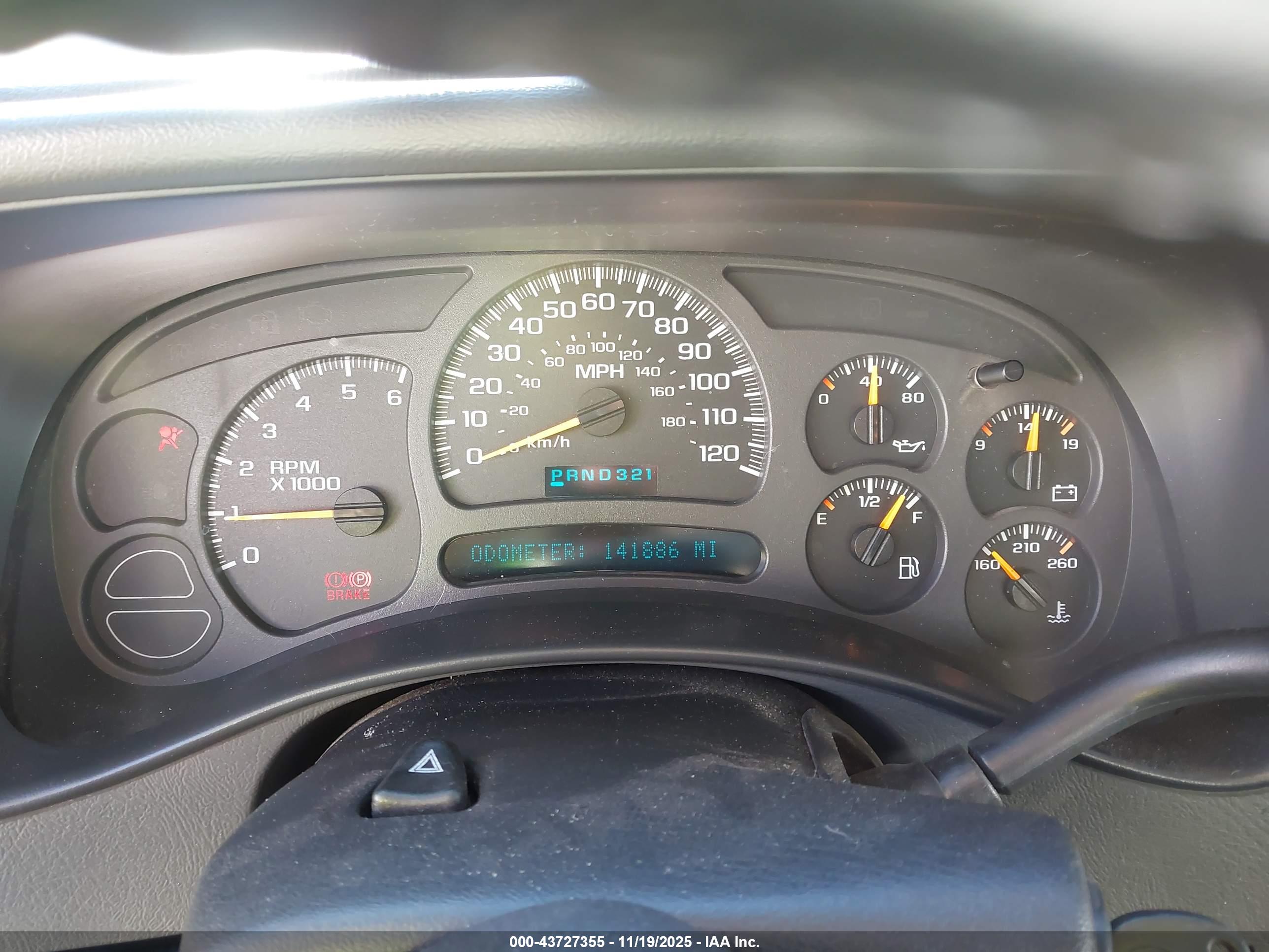 CHEVROLET SILVERADO image 7