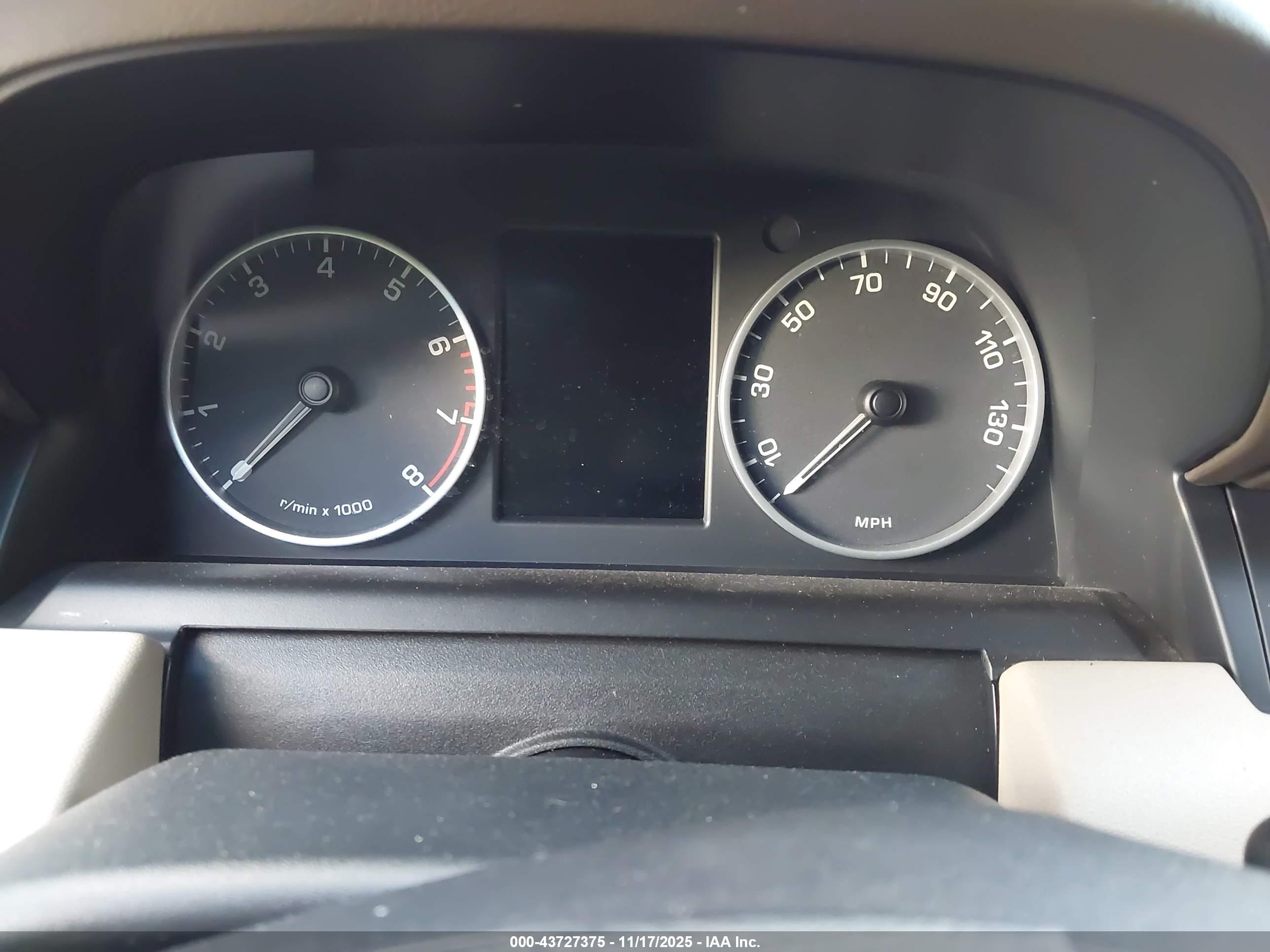 LAND ROVER image 7