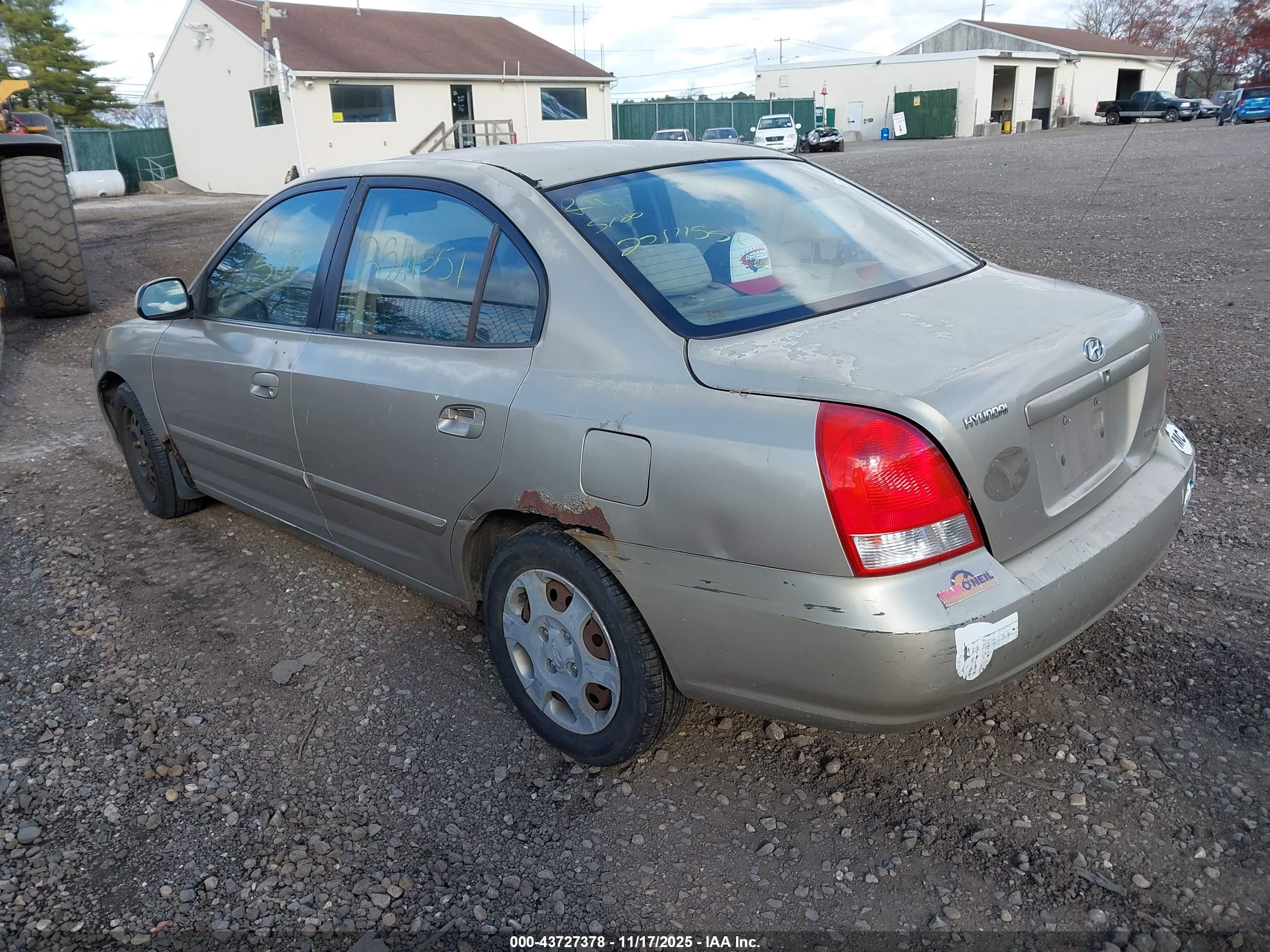 HYUNDAI ELANTRA image 3