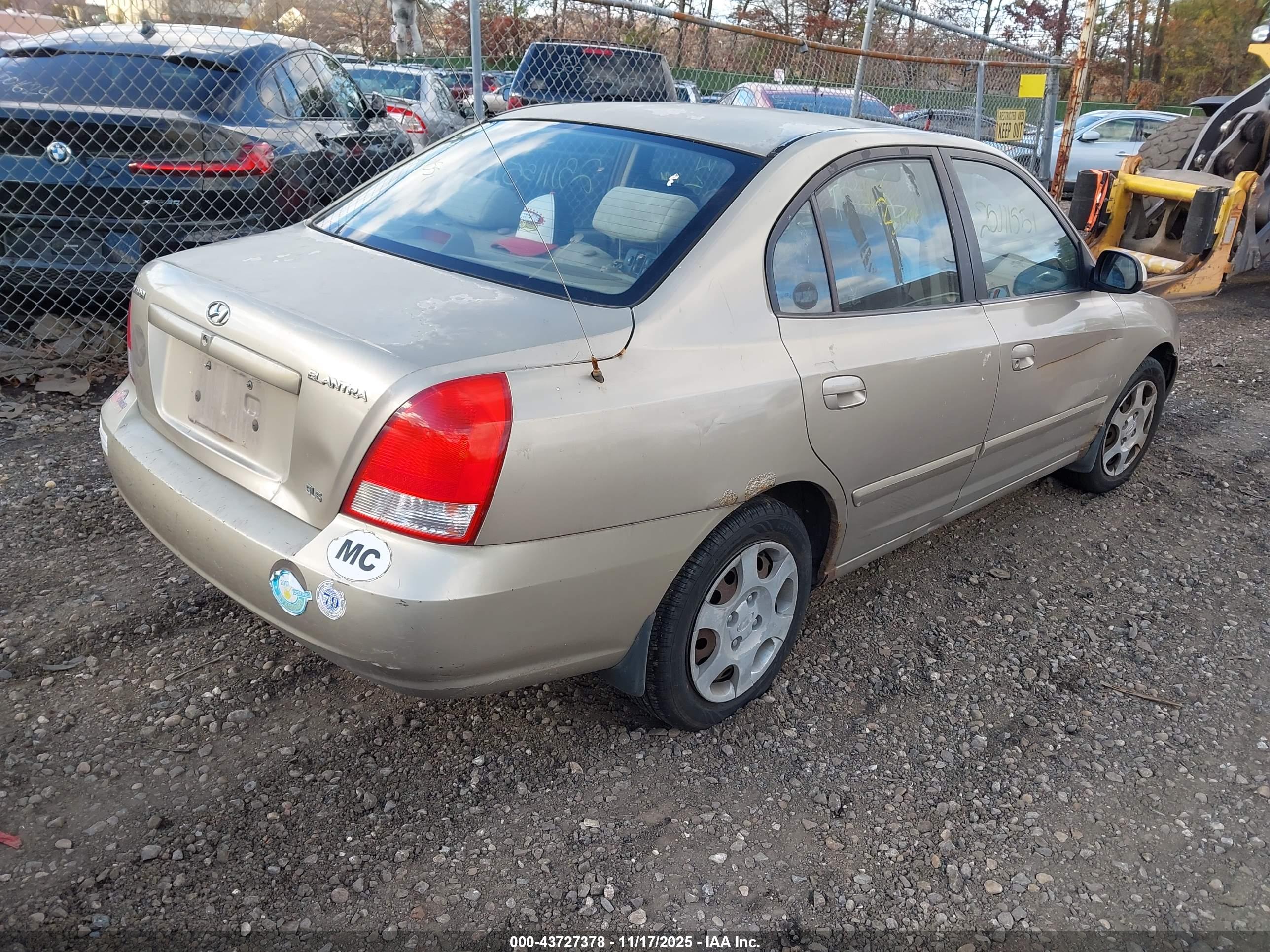 HYUNDAI ELANTRA image 4
