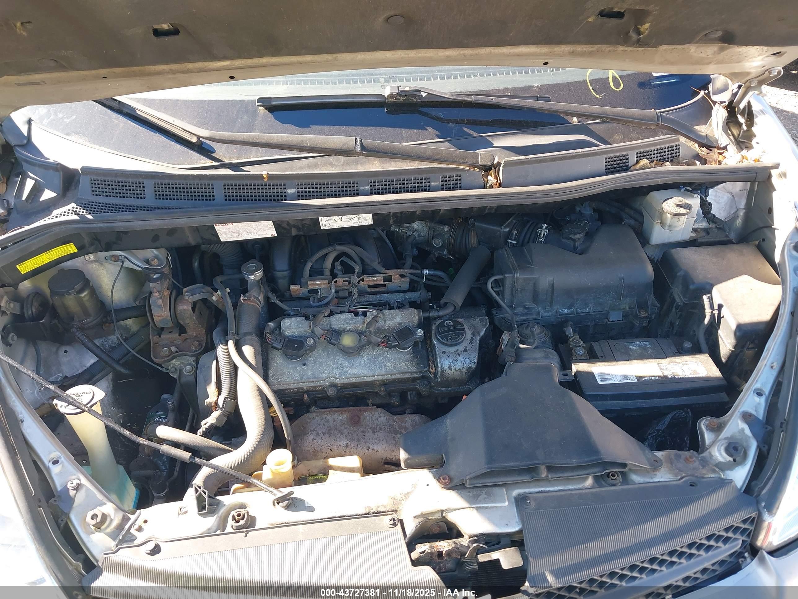 TOYOTA SIENNA image 10