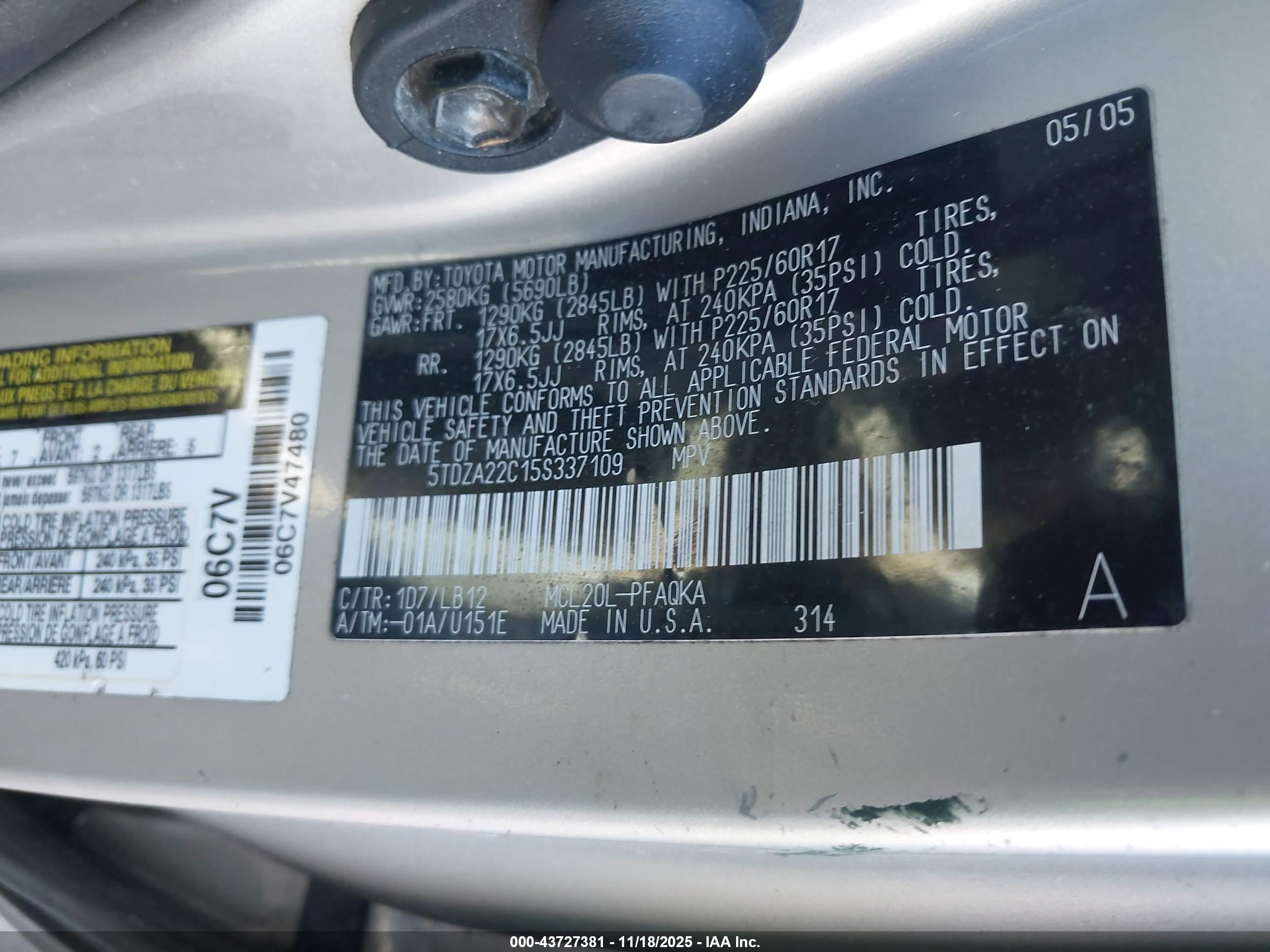 TOYOTA SIENNA image 9