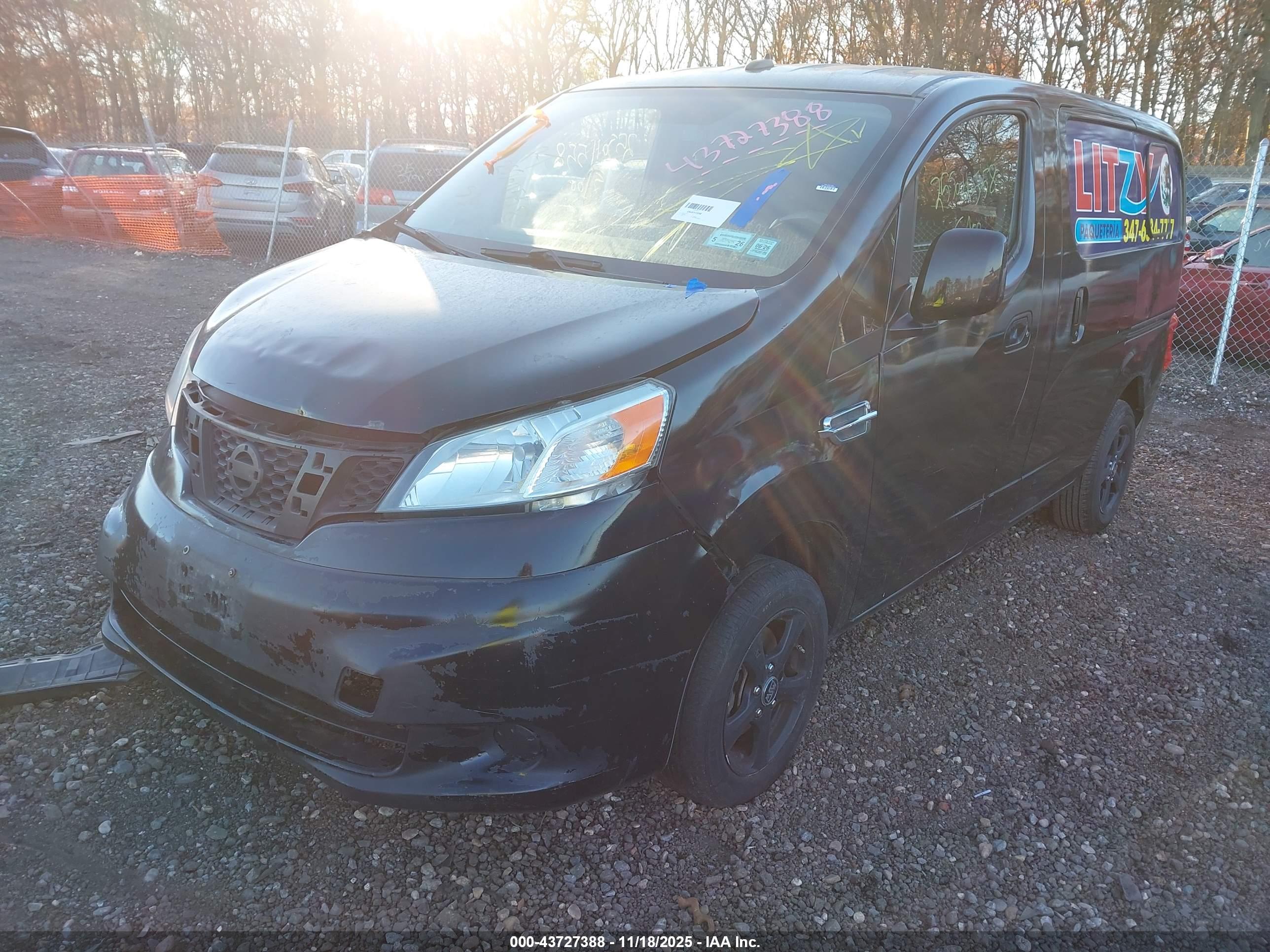 NISSAN NV200 image 2