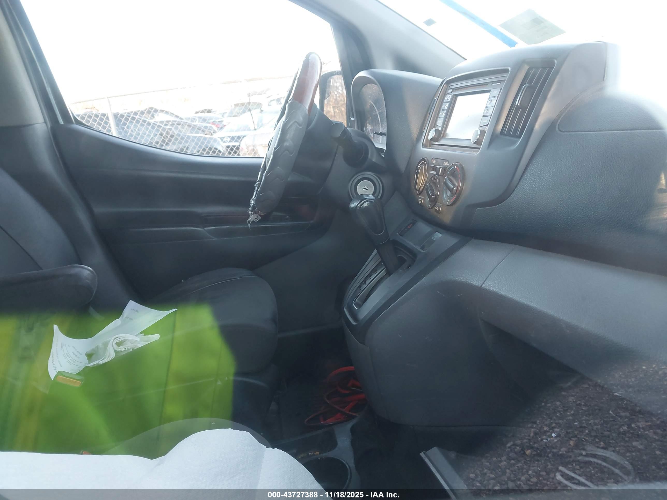 NISSAN NV200 image 5