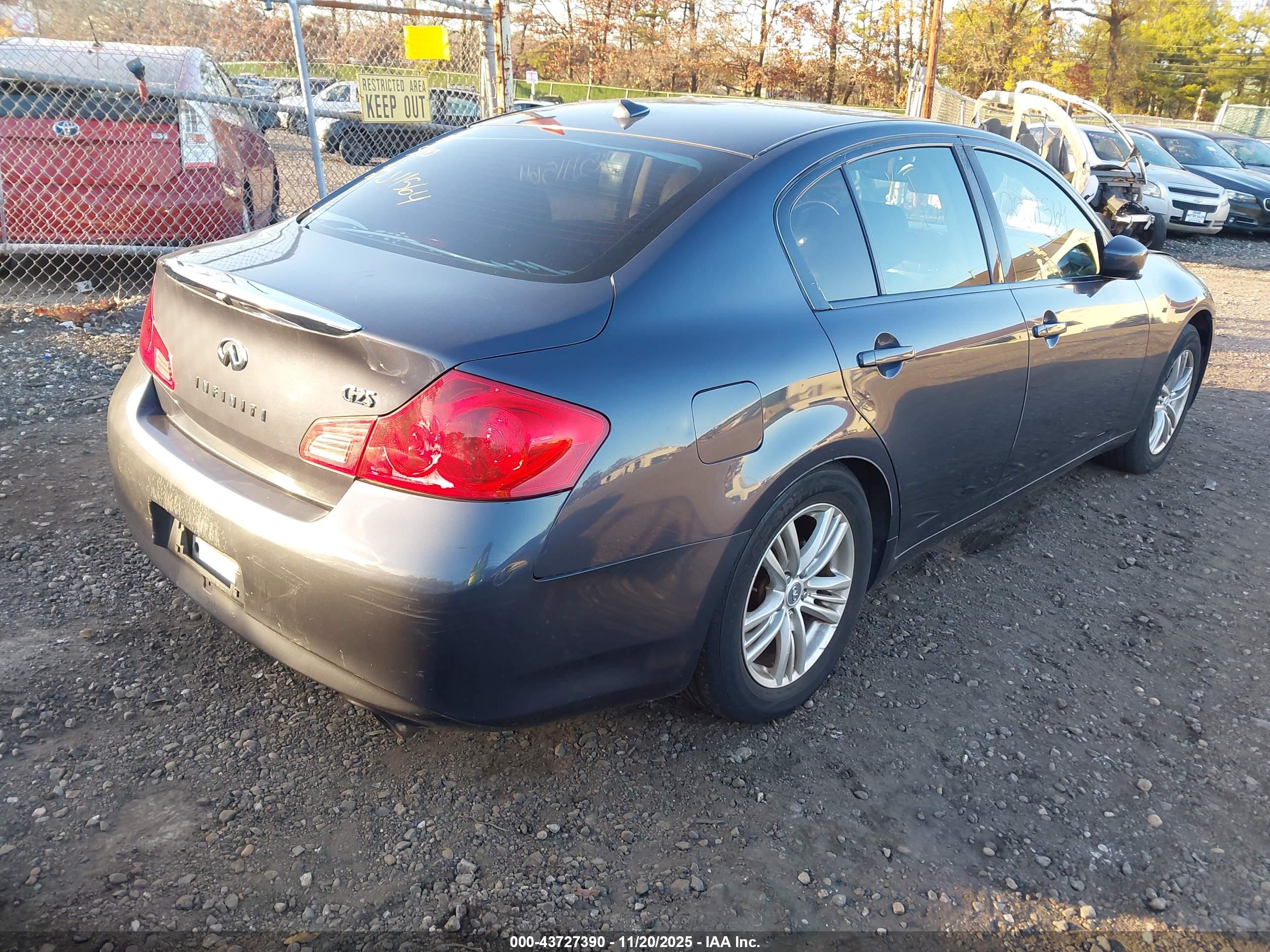 INFINITI G25 image 4