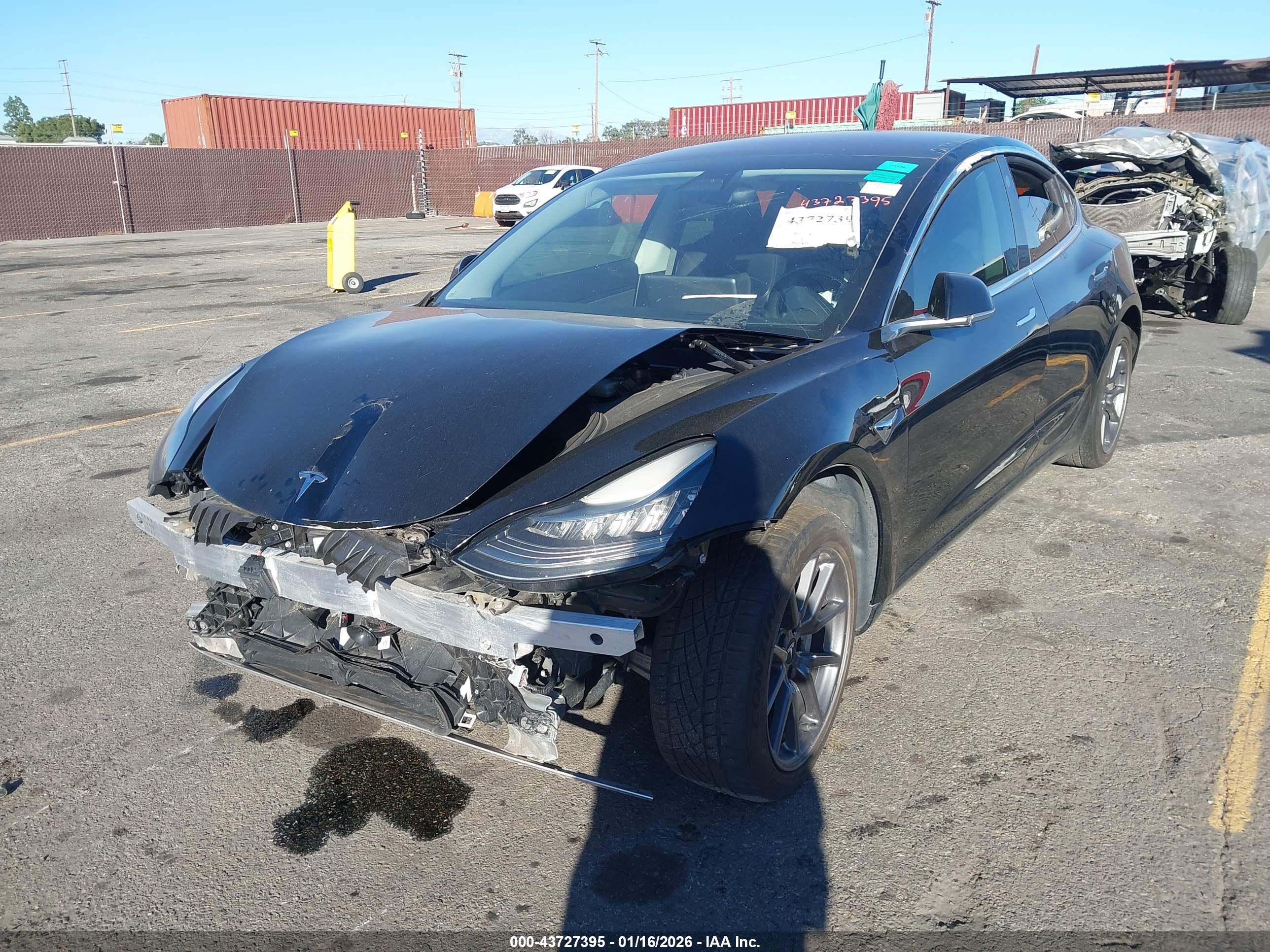 TESLA MODEL image 2