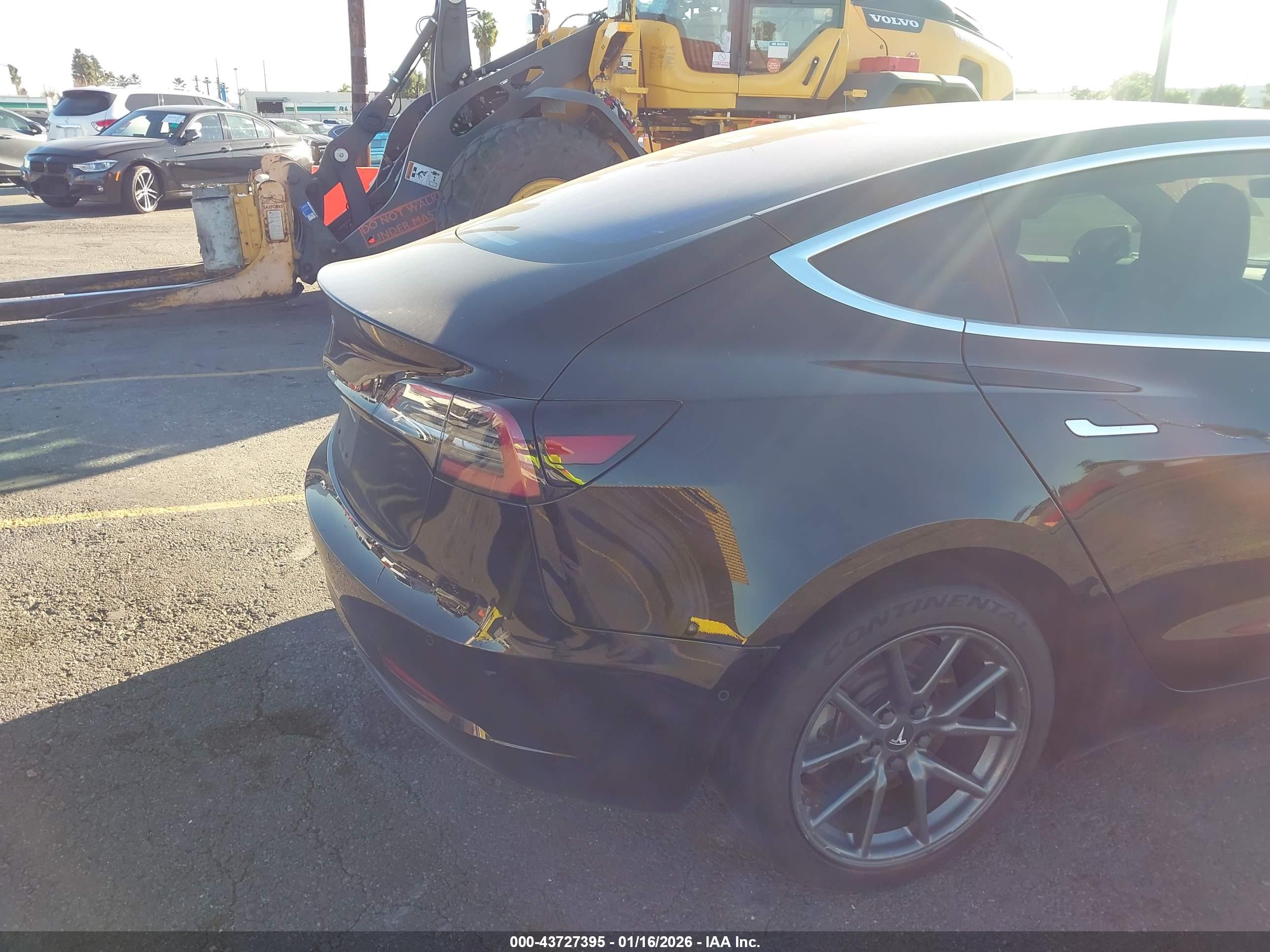 TESLA MODEL image 4