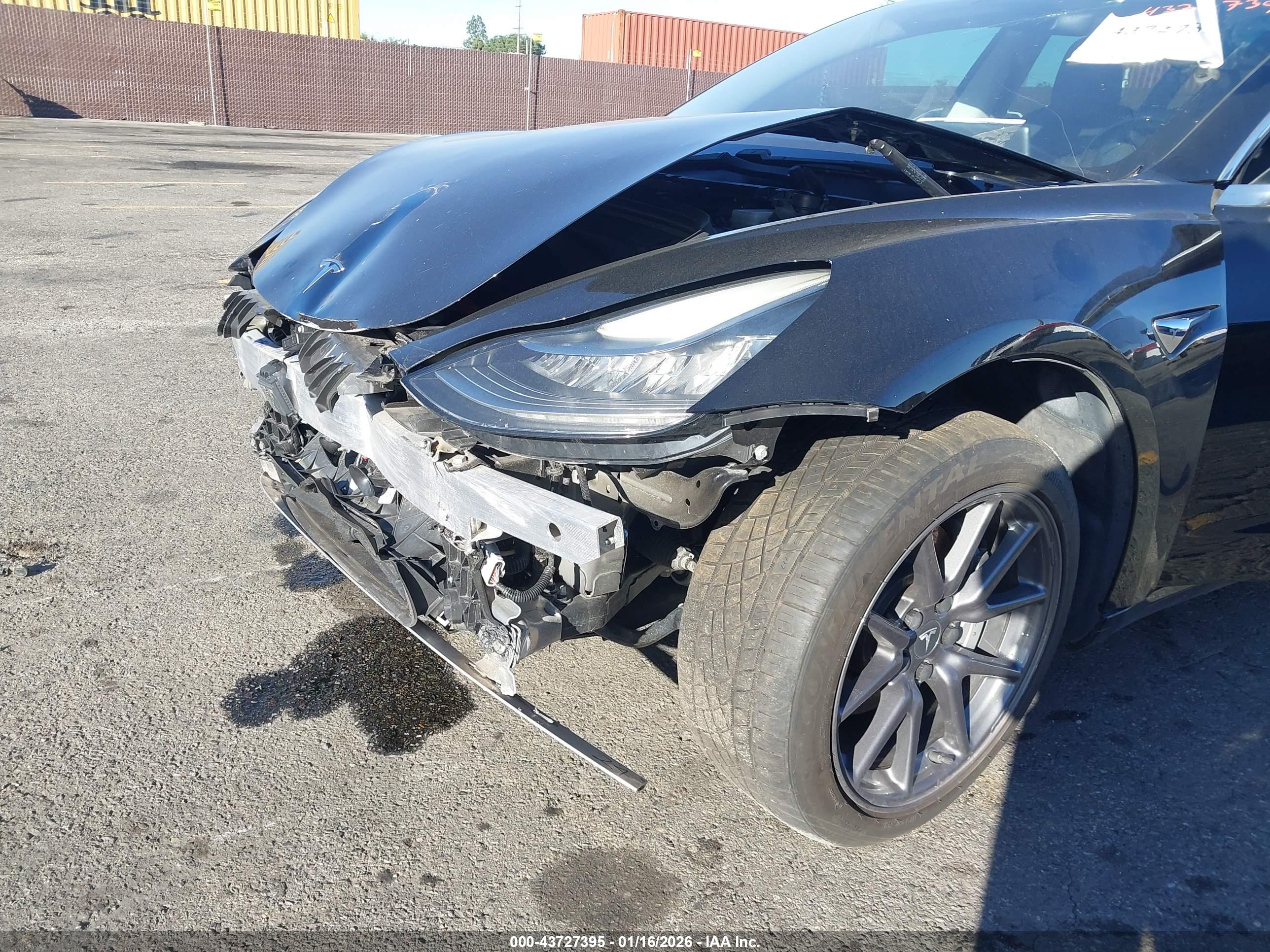 TESLA MODEL image 6