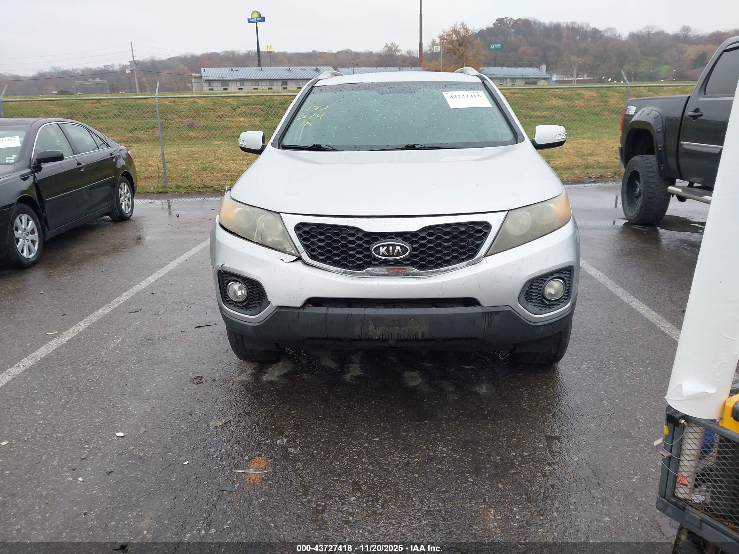 KIA SORENTO image 6
